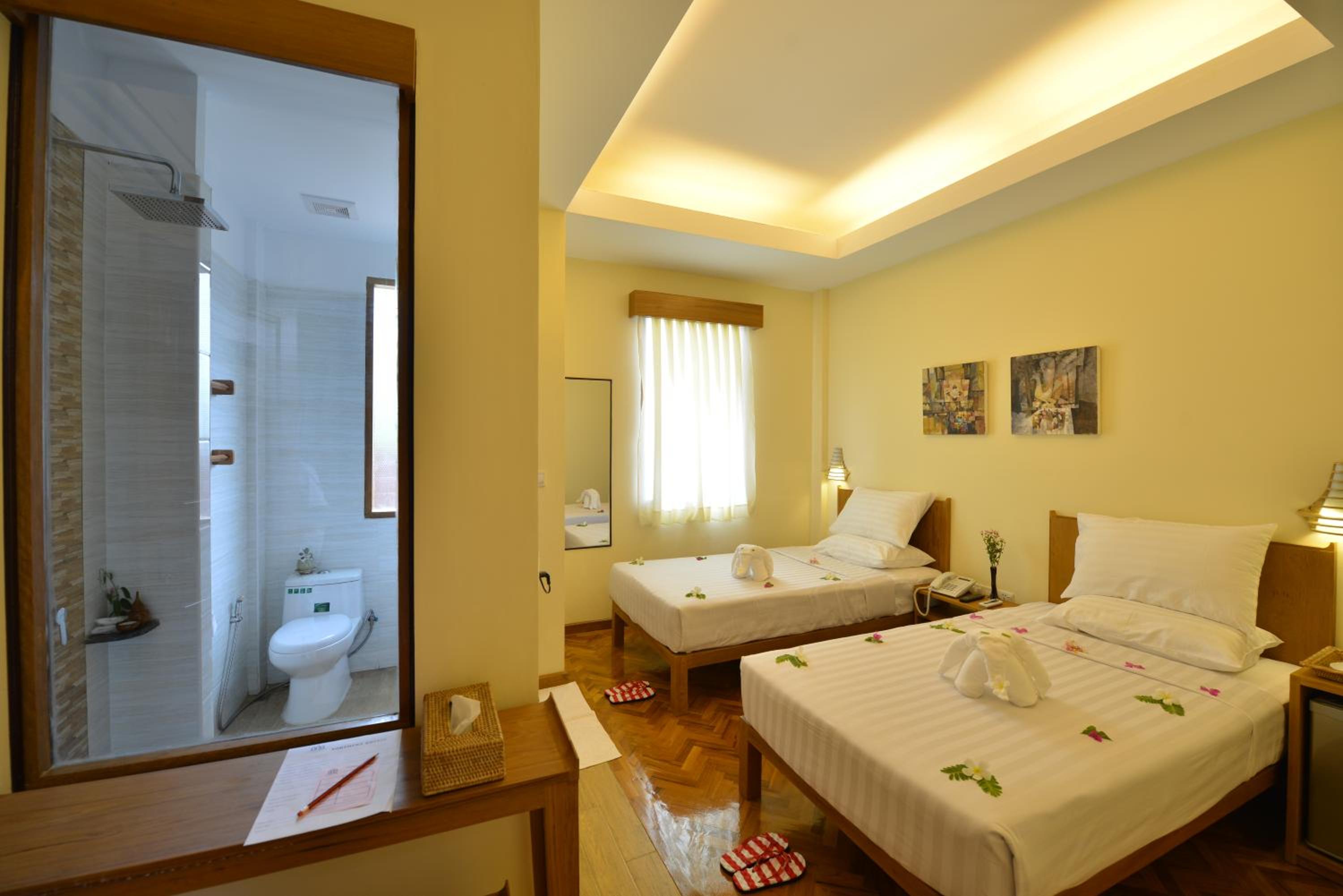 Standard Twin Room