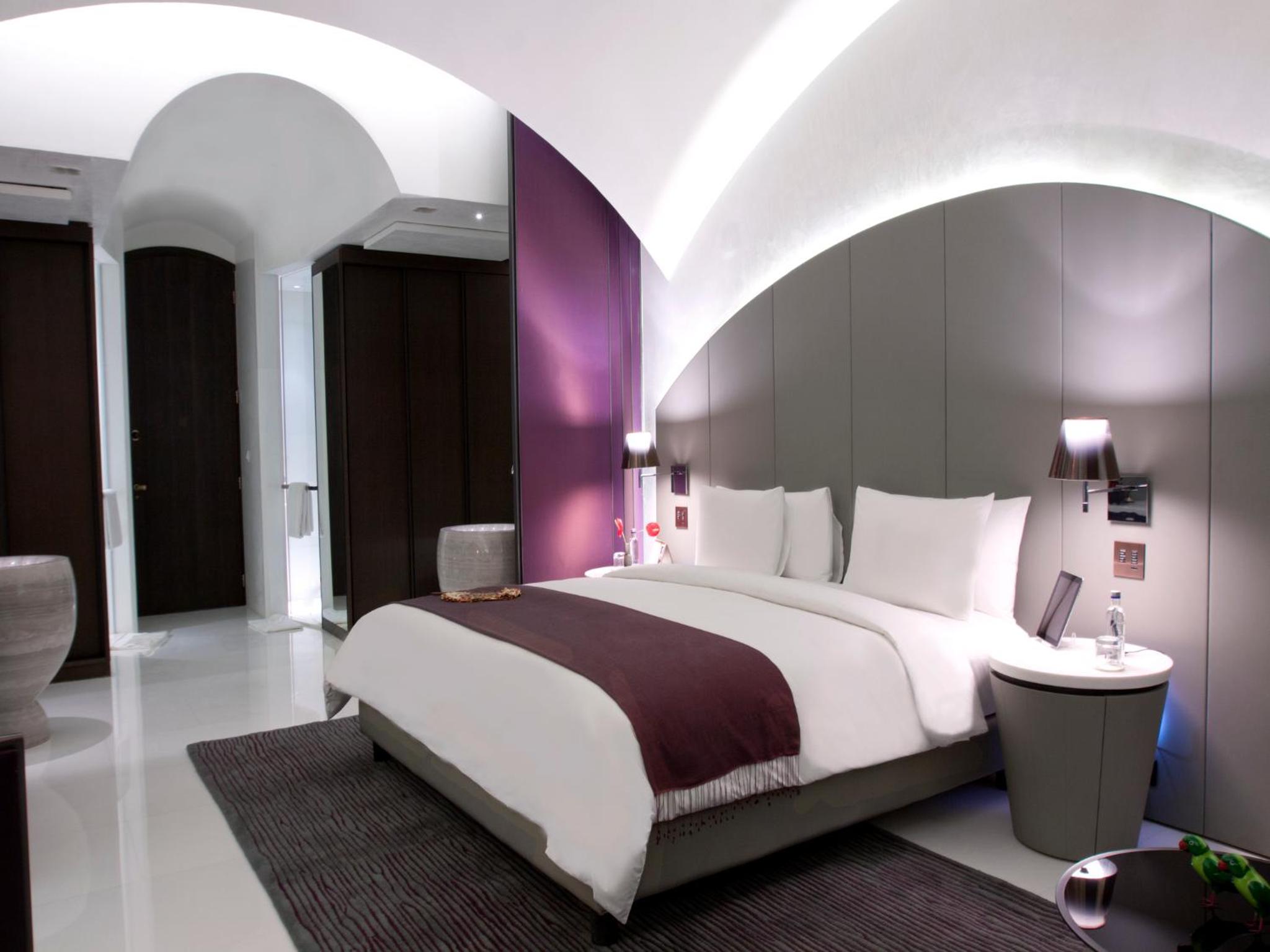 The Roseate Suite with Hi-Tea (16:30 to 17:30, Complimentary 30-min spa treatment (per stay for Mon to Thurs and 30% Discount on Spa Treatments on Fri to Sun) Pre Booking of Slot is mandatory, 15% disc on Laundry and Car Services, One Way Airport Transfer - Photo 3