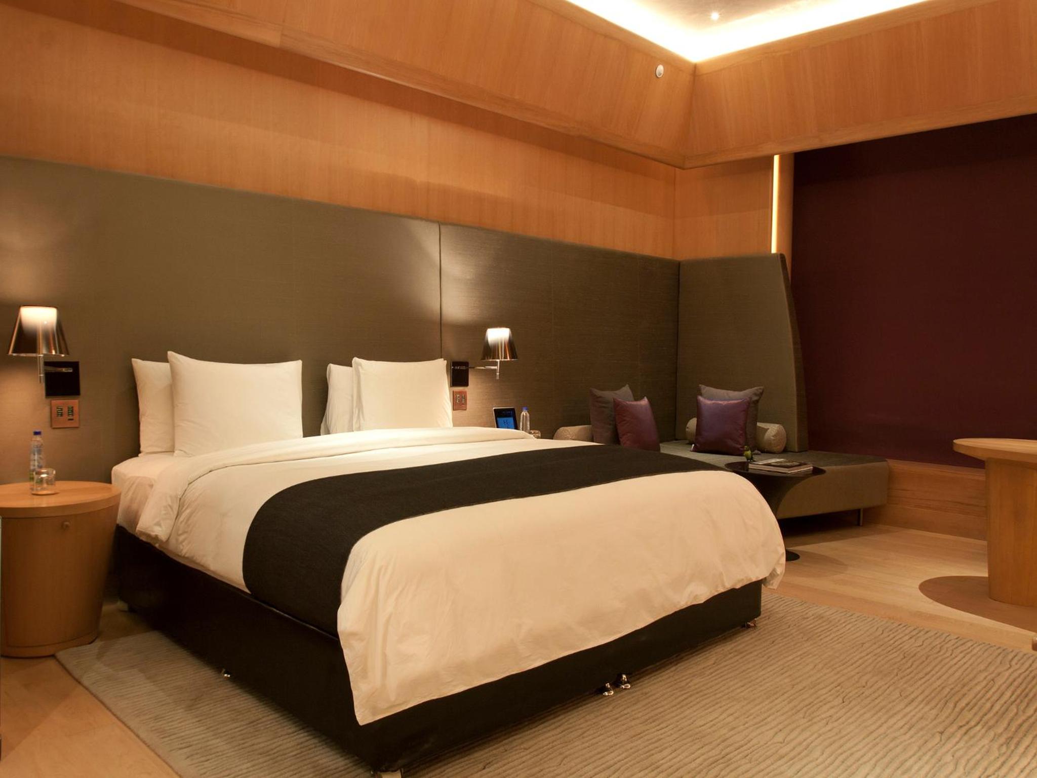 The Roseate Premium Suite - Photo 5