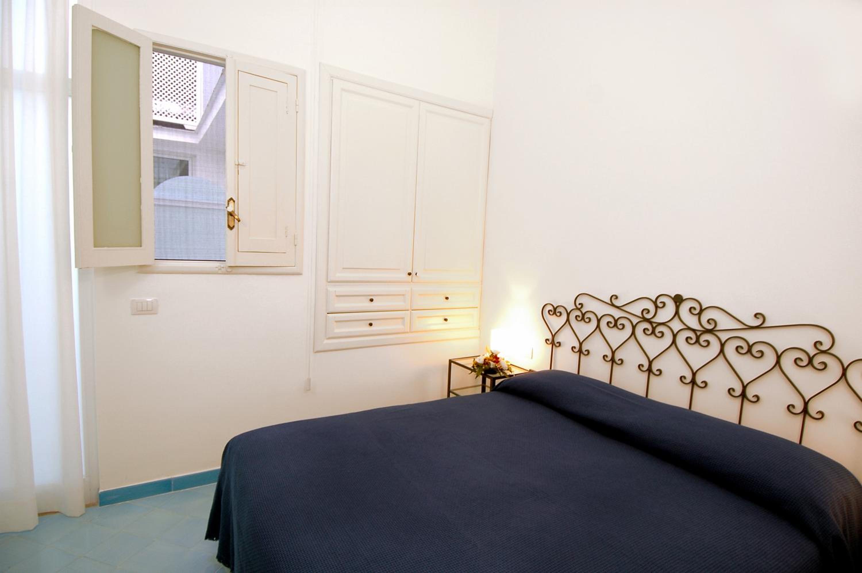 Standard Double Room No Sea View - Photo 6