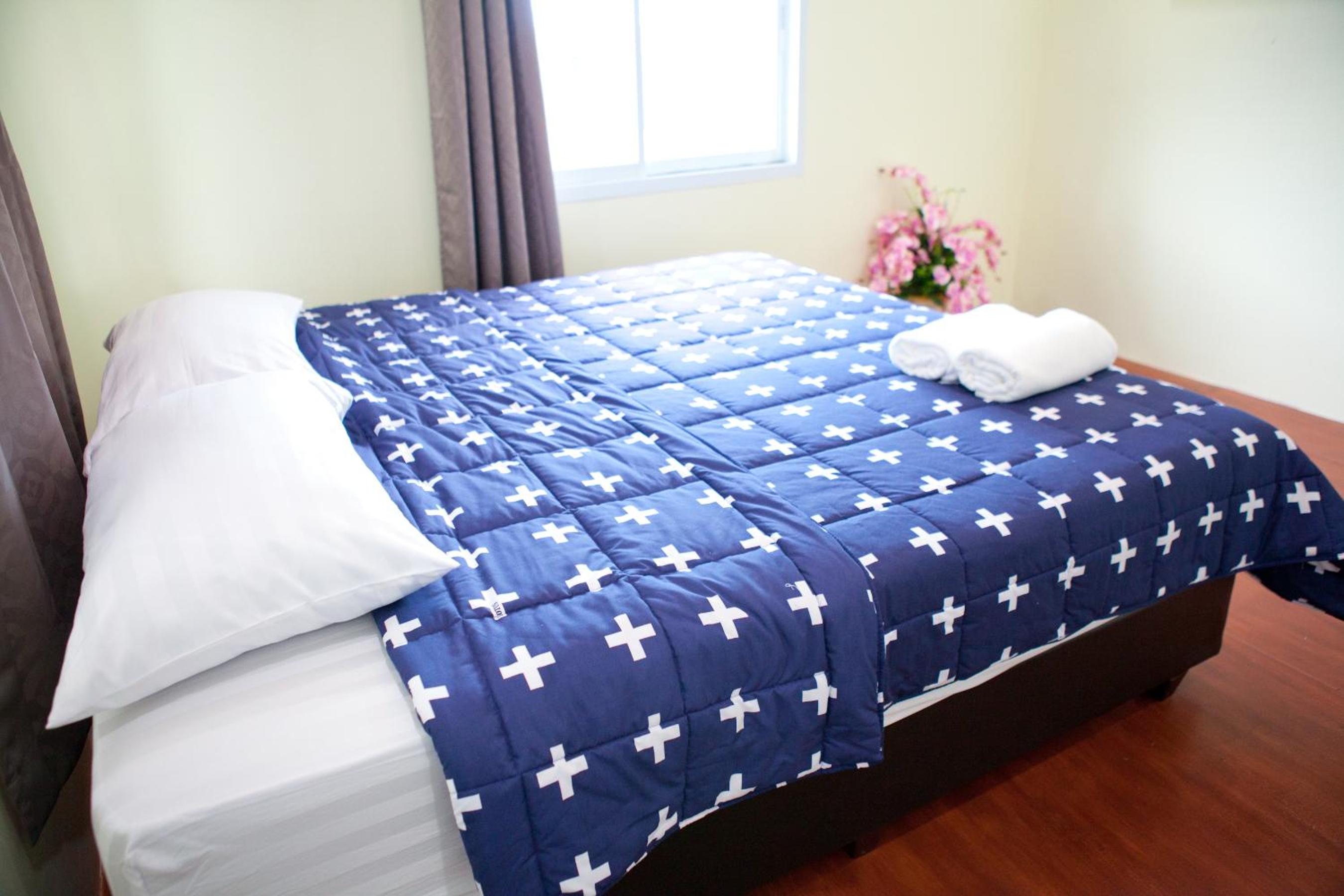 One-Bedroom House - Photo 1
