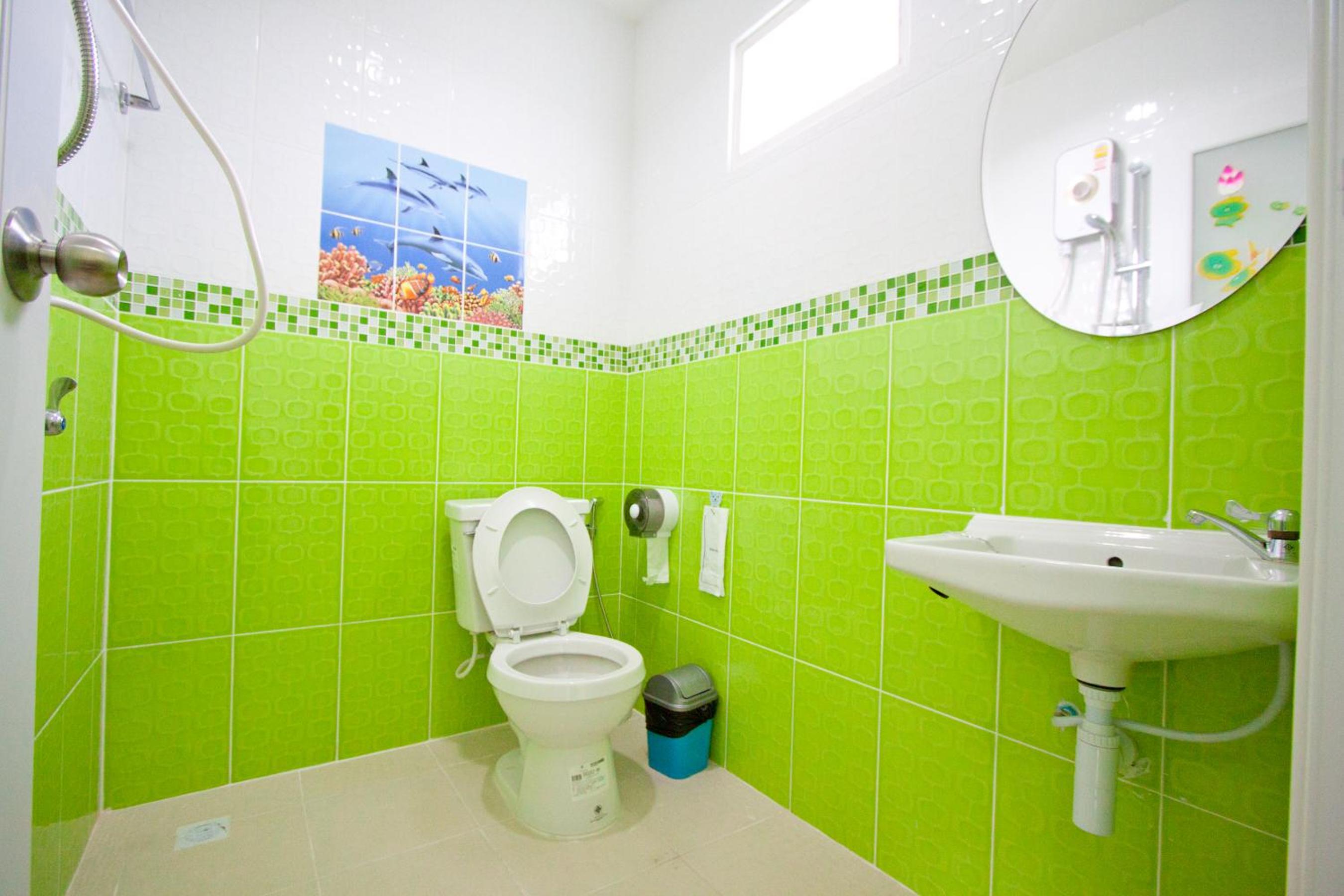 One-Bedroom House - Photo 14