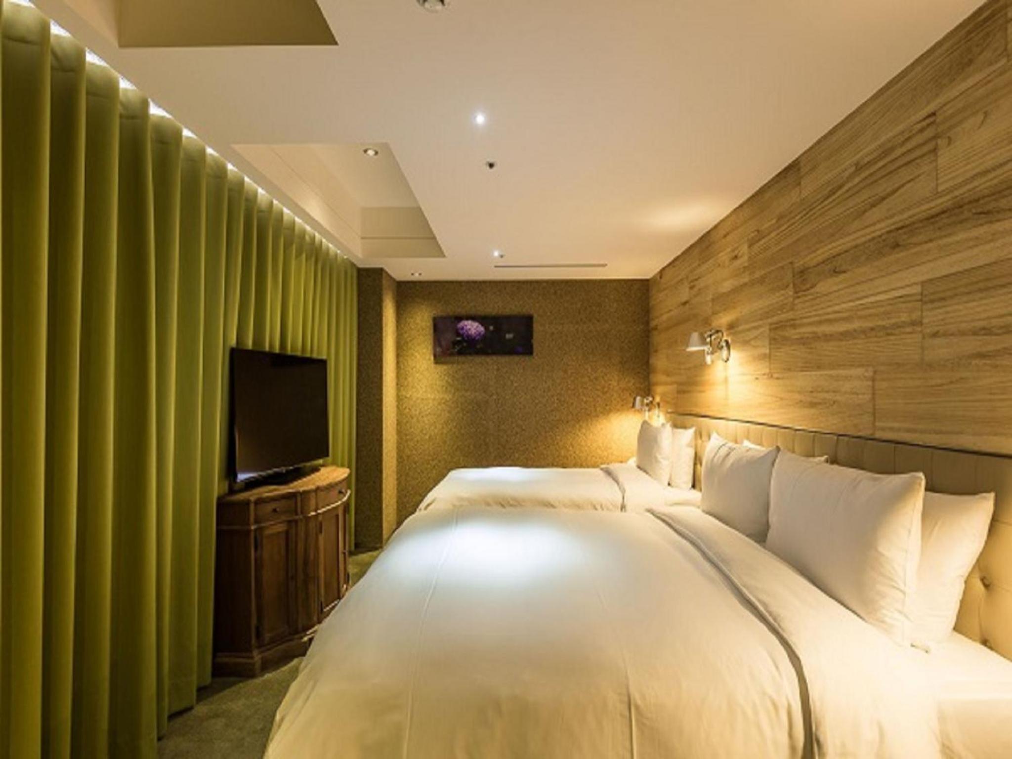 Deluxe Triple Room photo 2