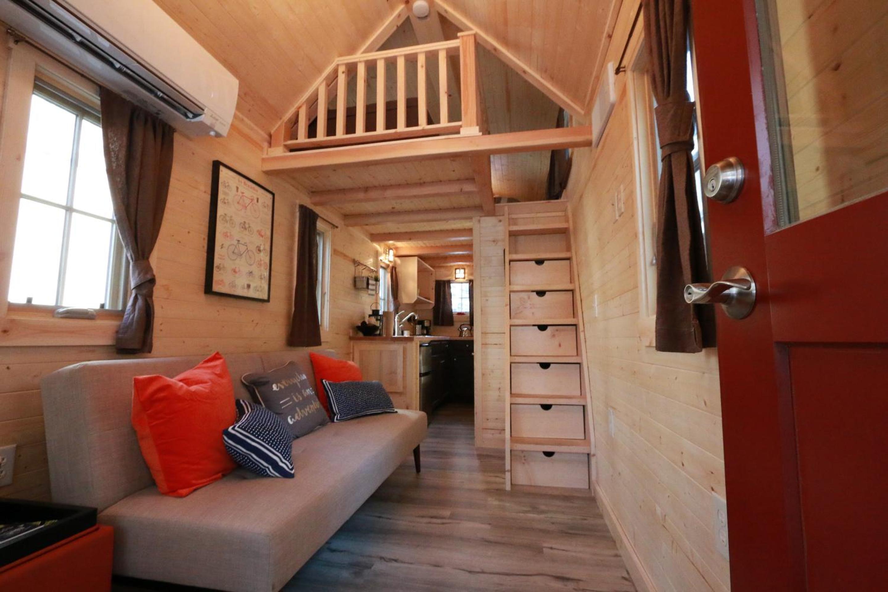 One-Bedroom House photo 1