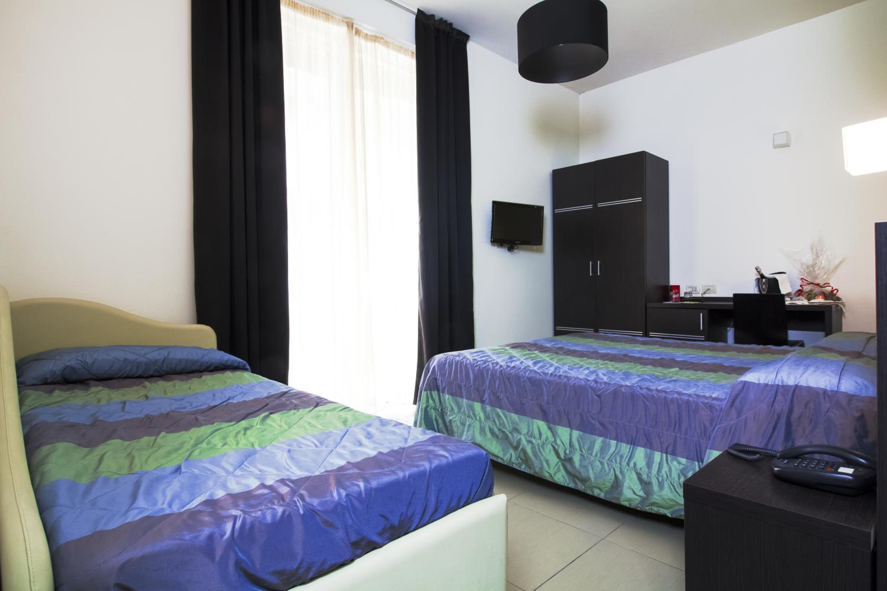 Classic Triple Room - Photo 1