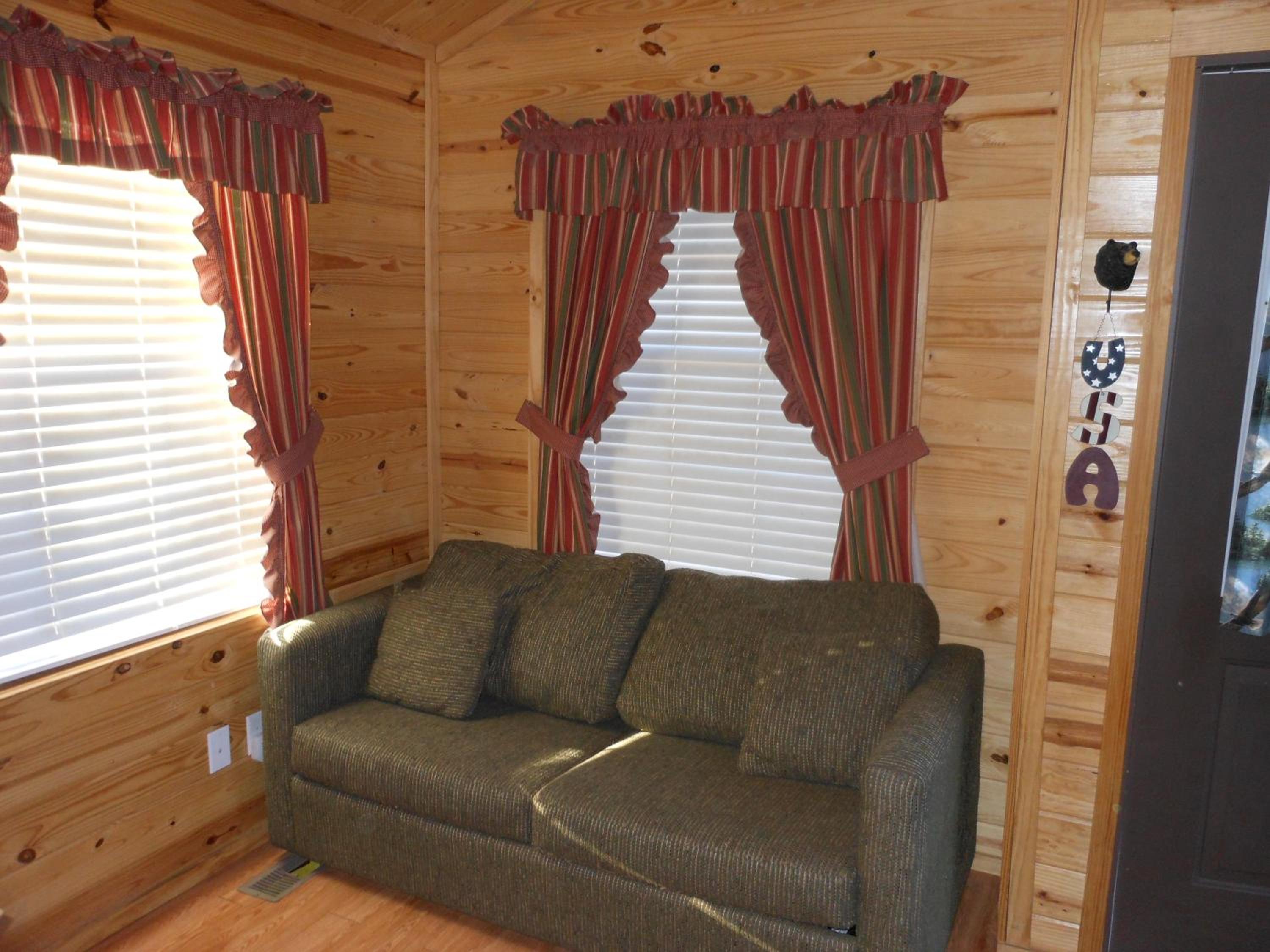 One-Bedroom Cabin photo 1