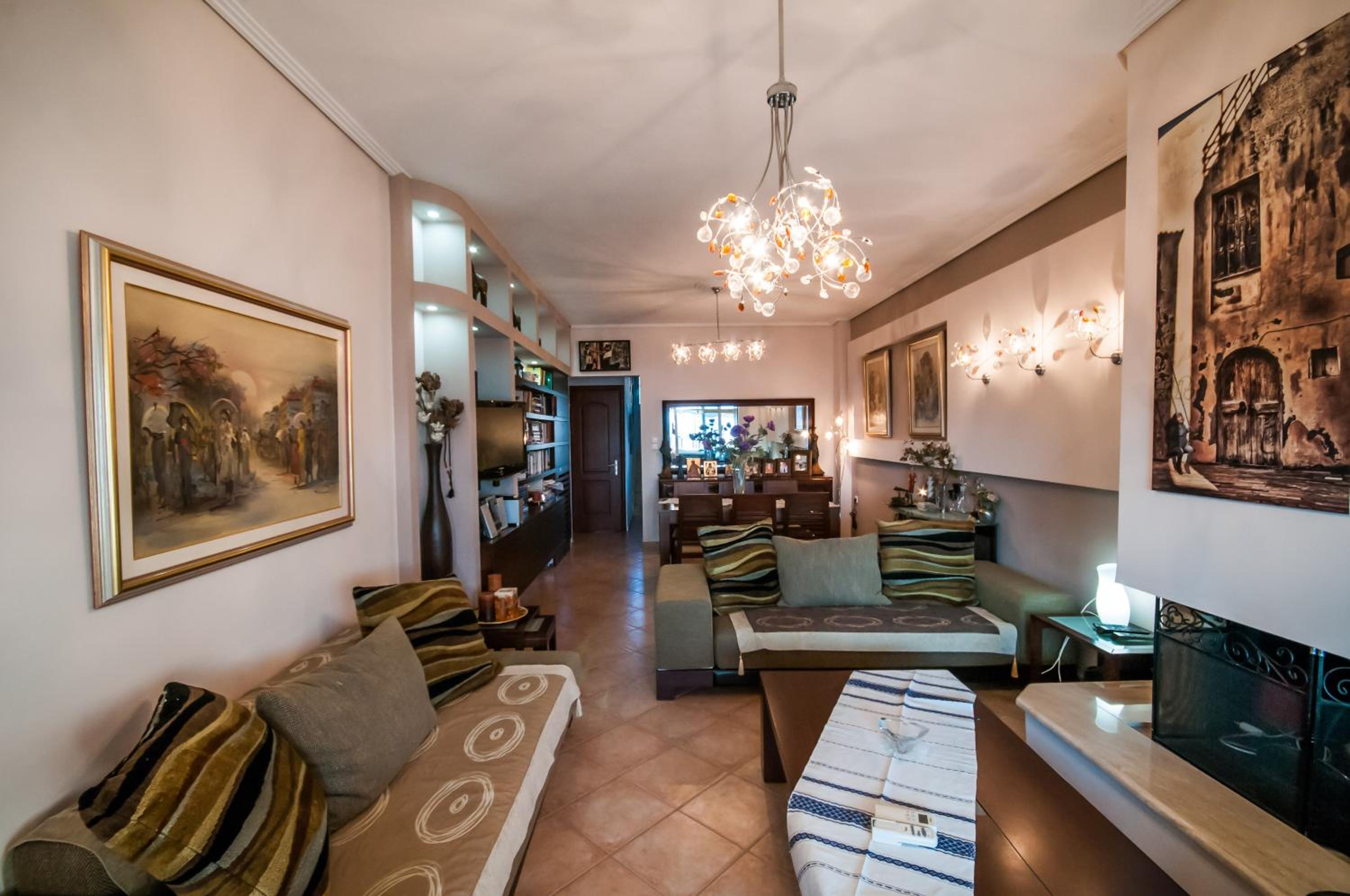 Two-Bedroom House - Photo 1