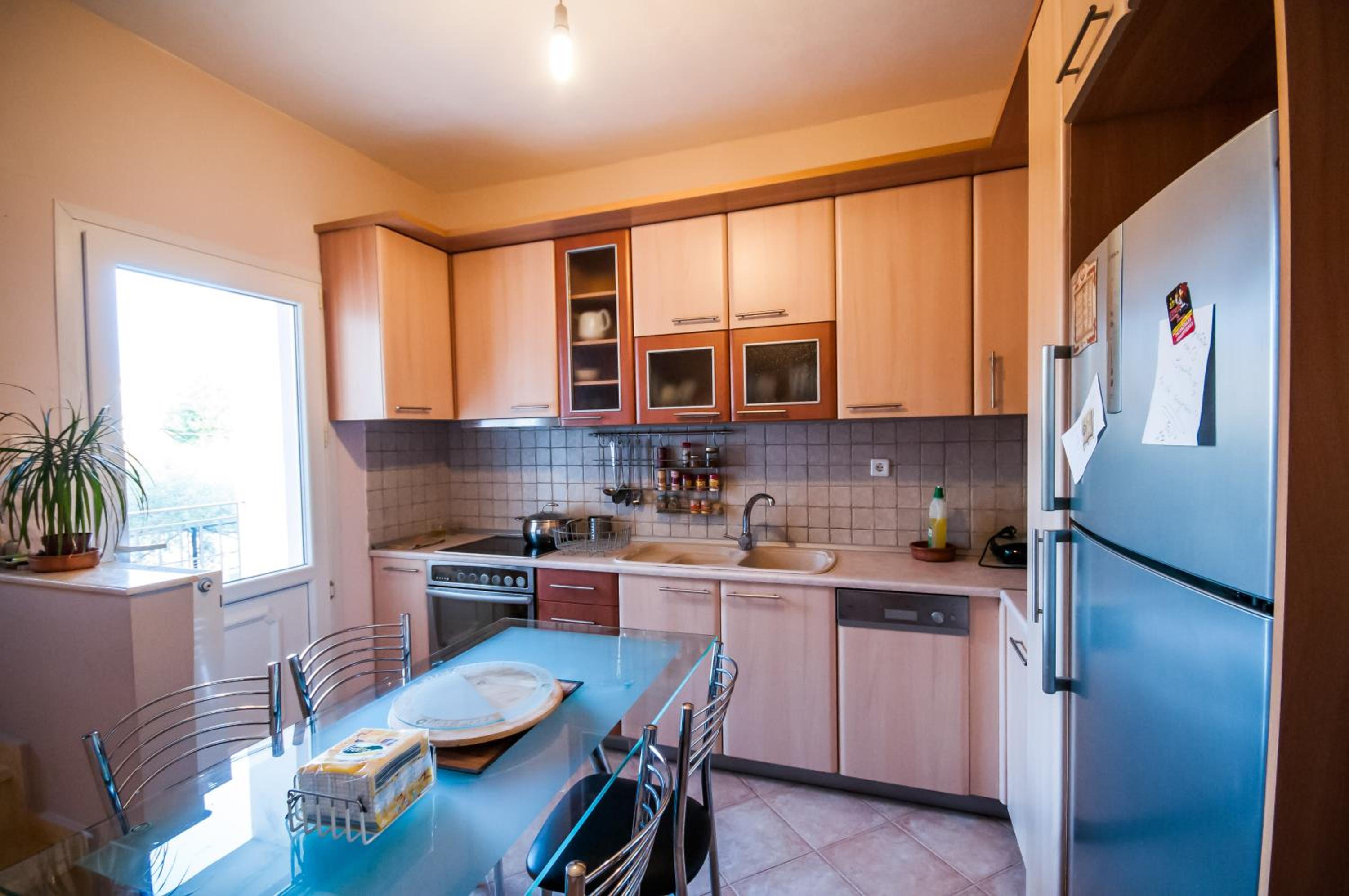 Two-Bedroom House - Photo 8