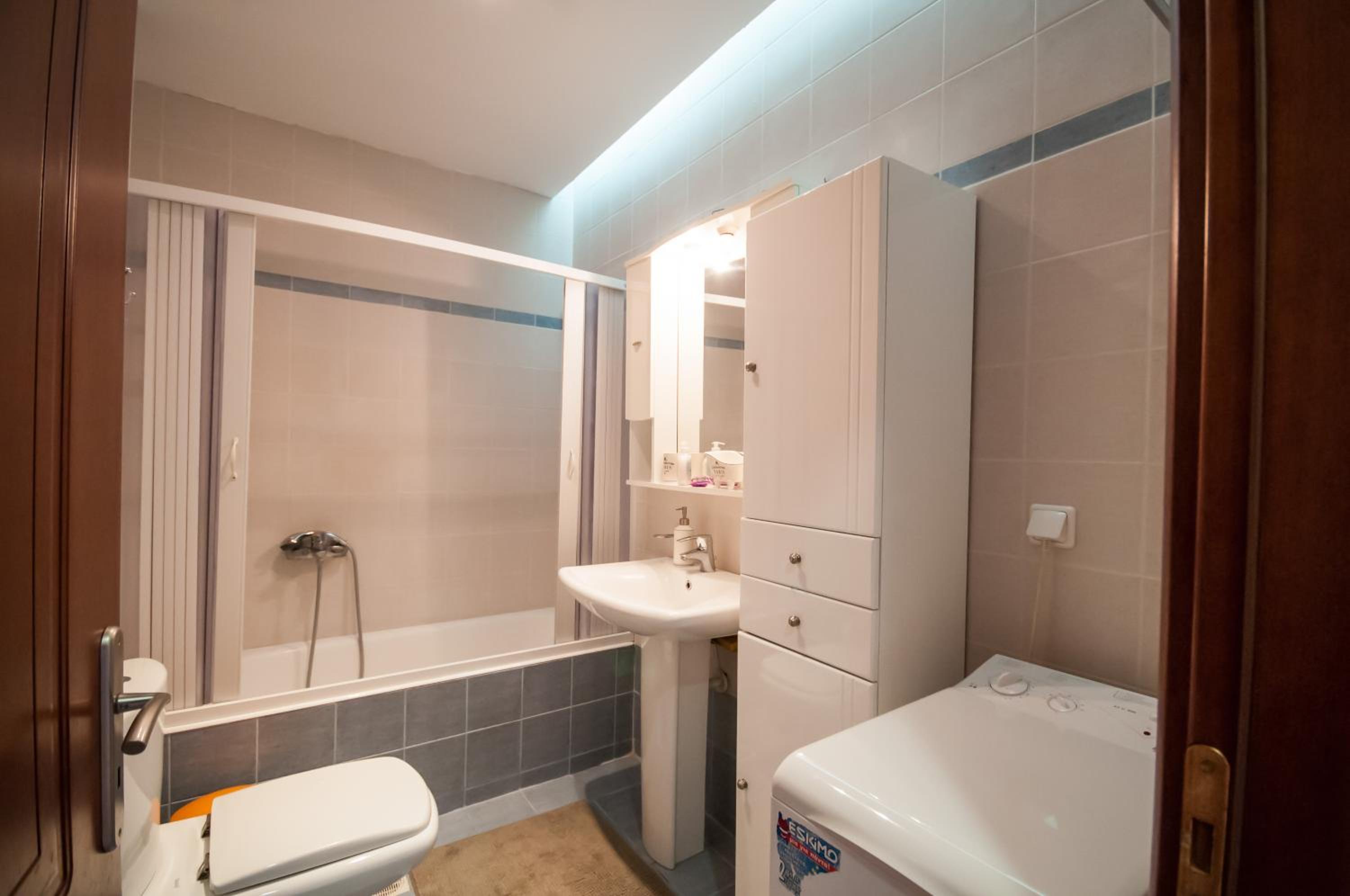 Two-Bedroom House - Photo 11