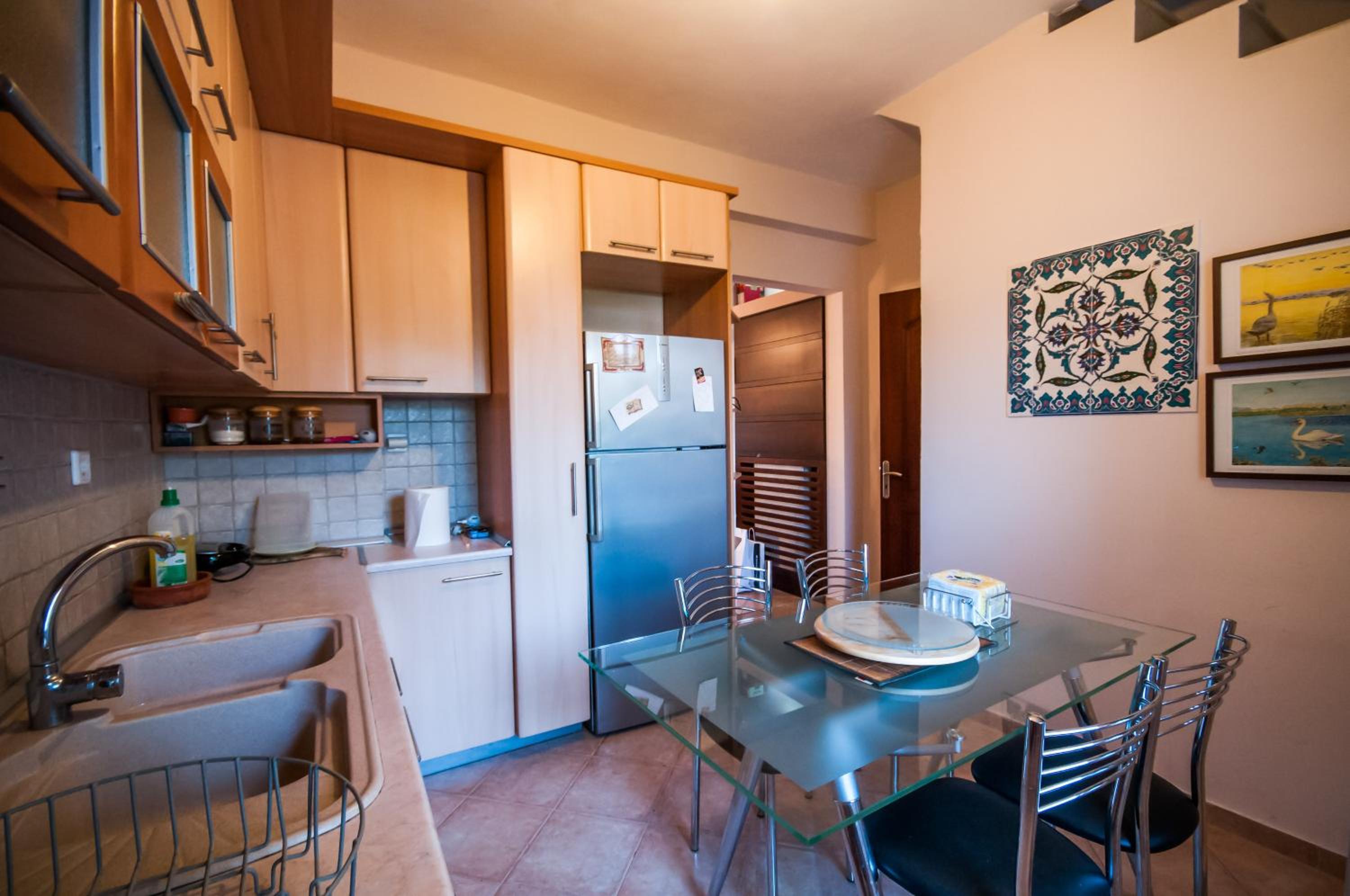 Two-Bedroom House - Photo 3