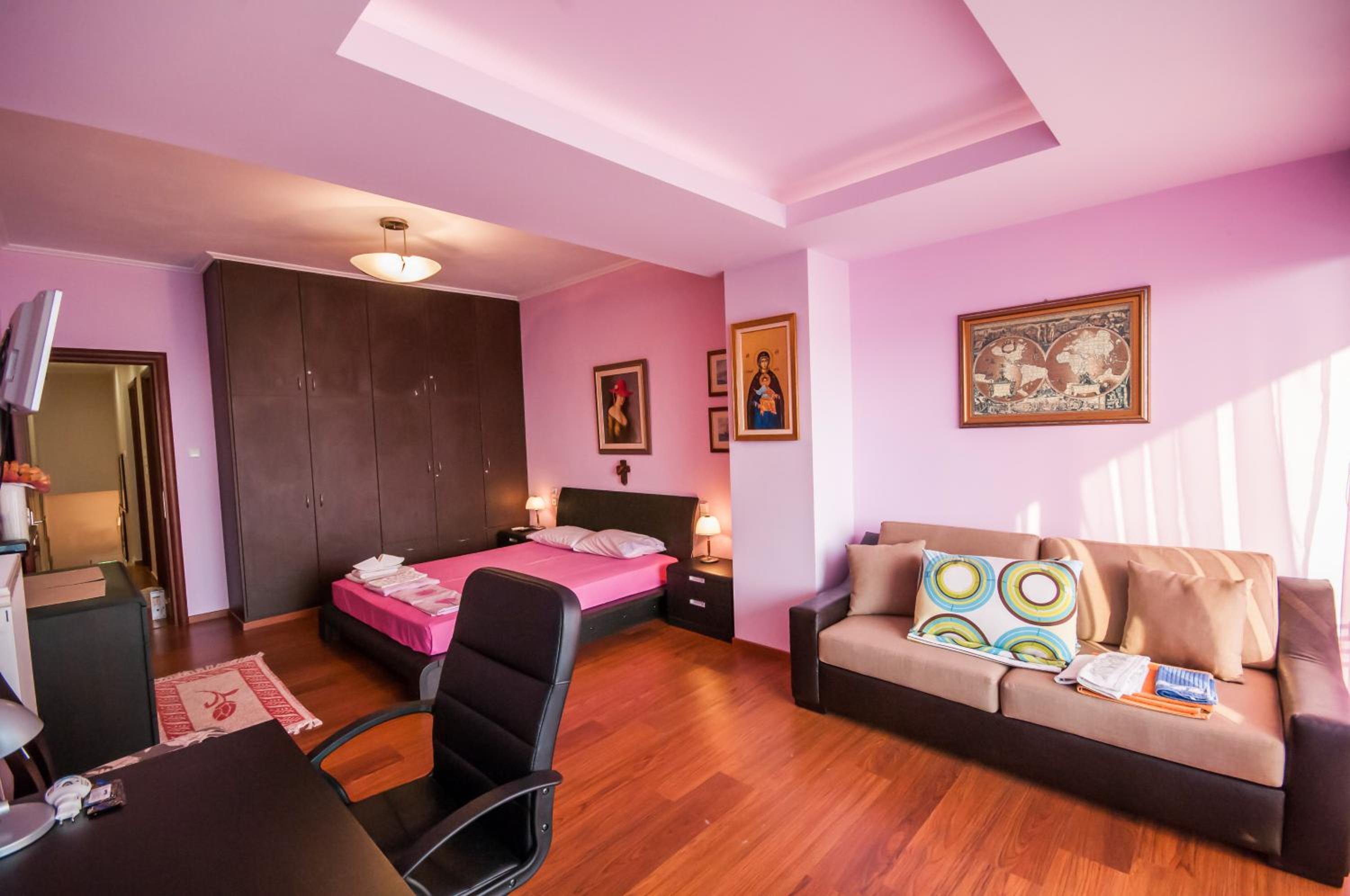 Two-Bedroom House - Photo 30