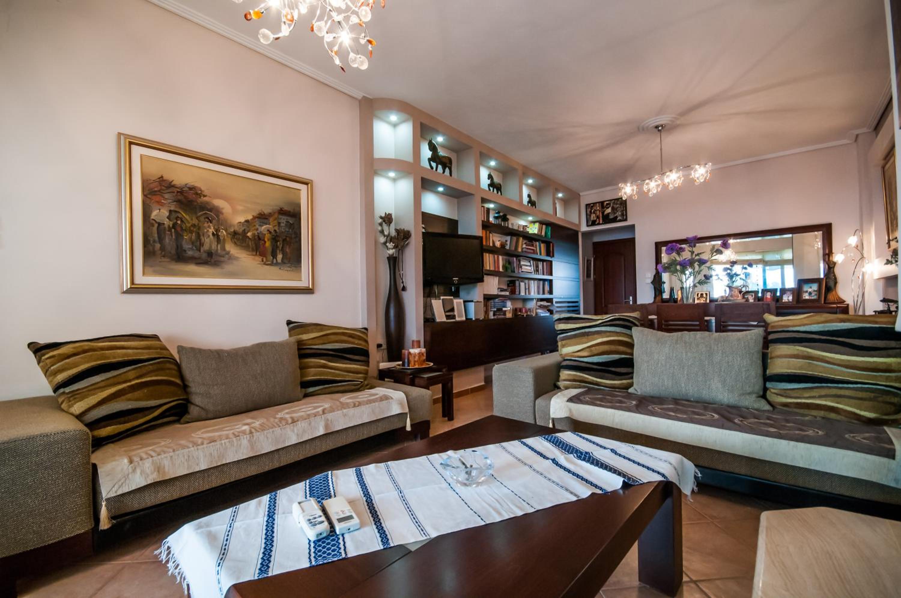 Two-Bedroom House - Photo 17