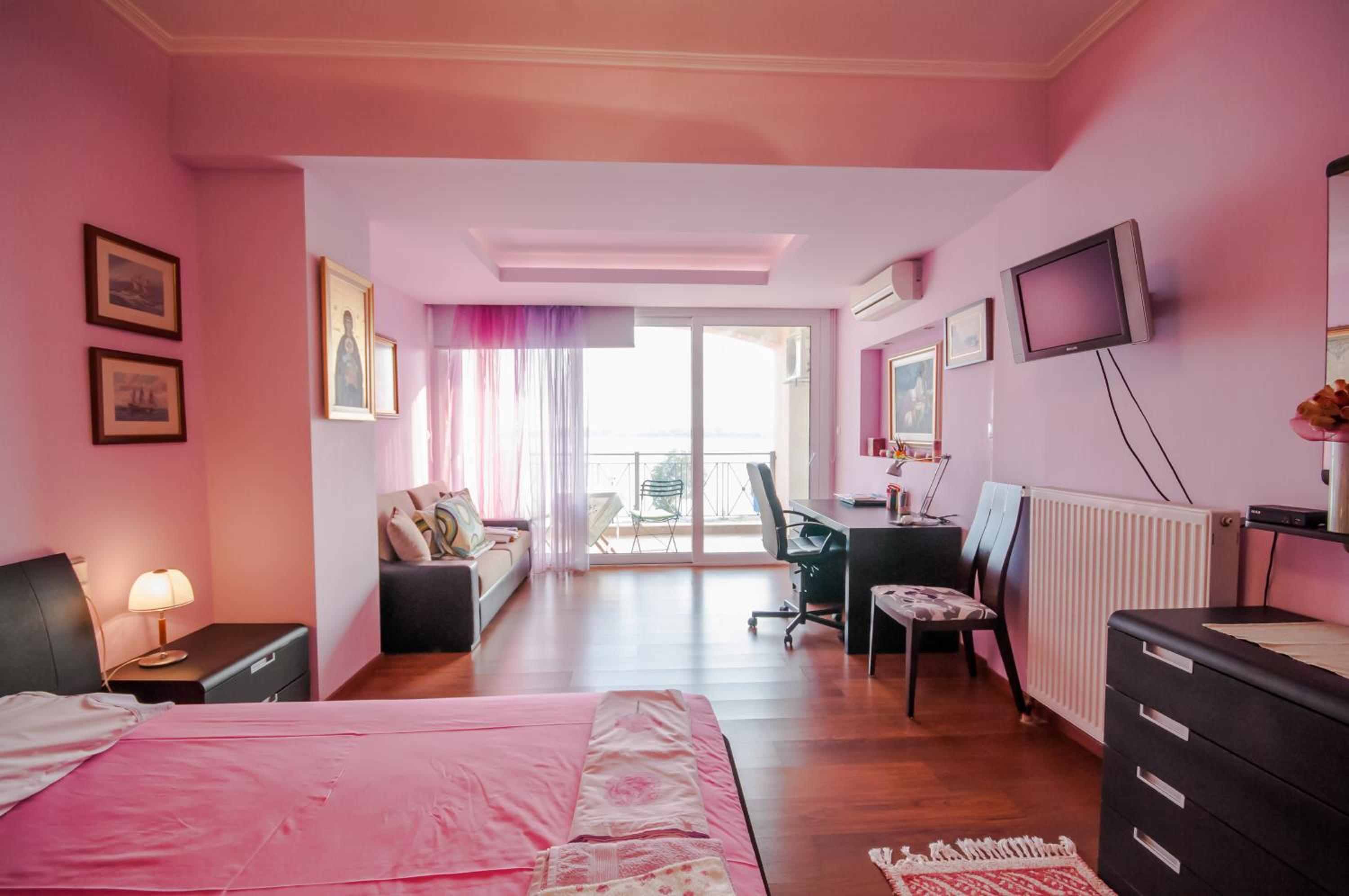 Two-Bedroom House - Photo 29