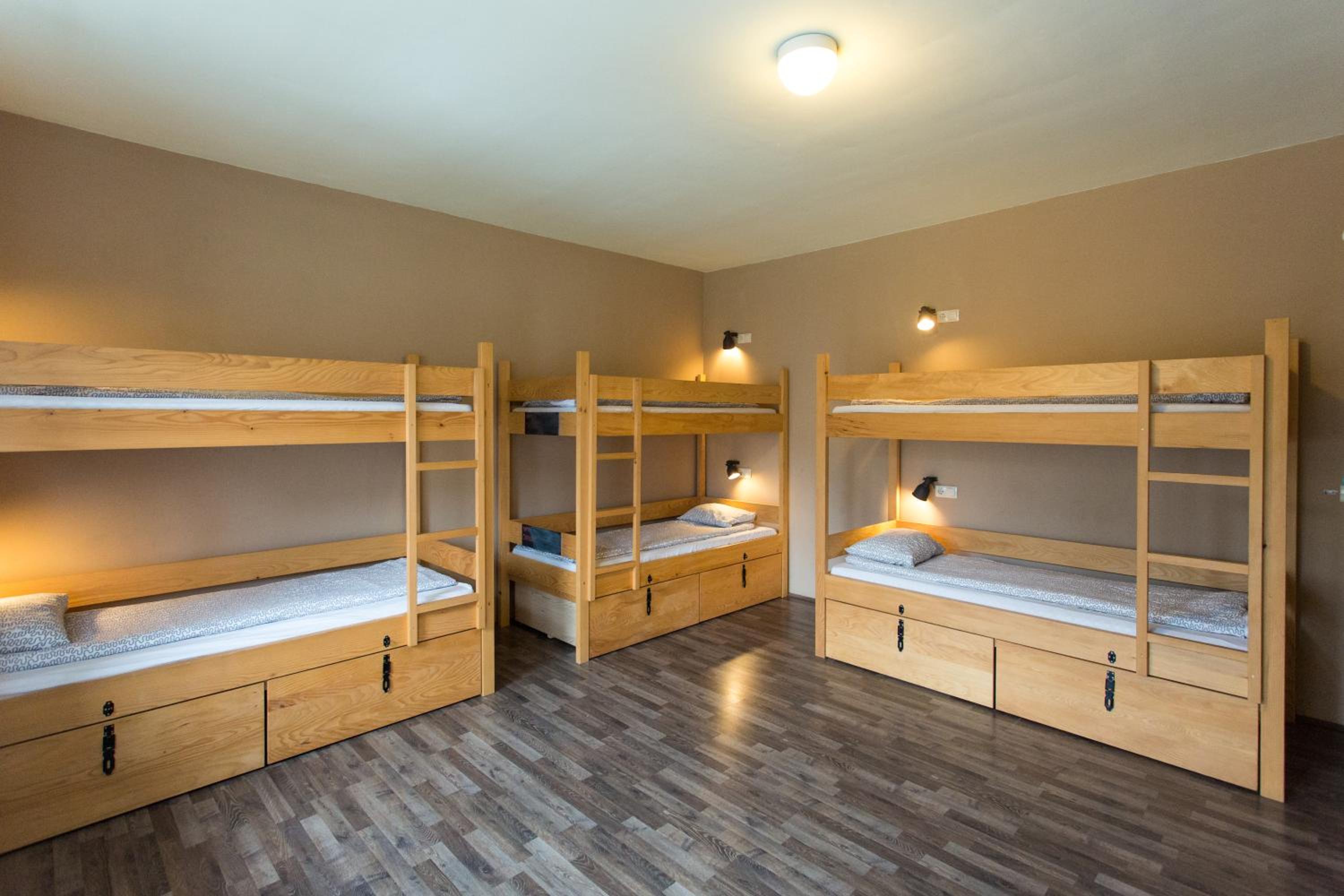 Bed in 10-Bed Mixed Dormitory Room photo 1