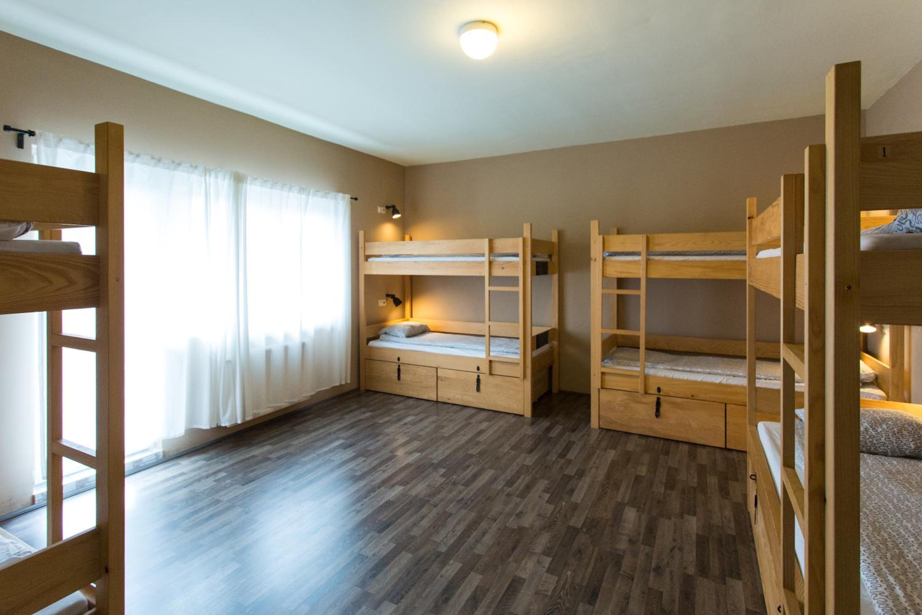 Bed in 8-Bed Mixed Dormitory Room photo 2