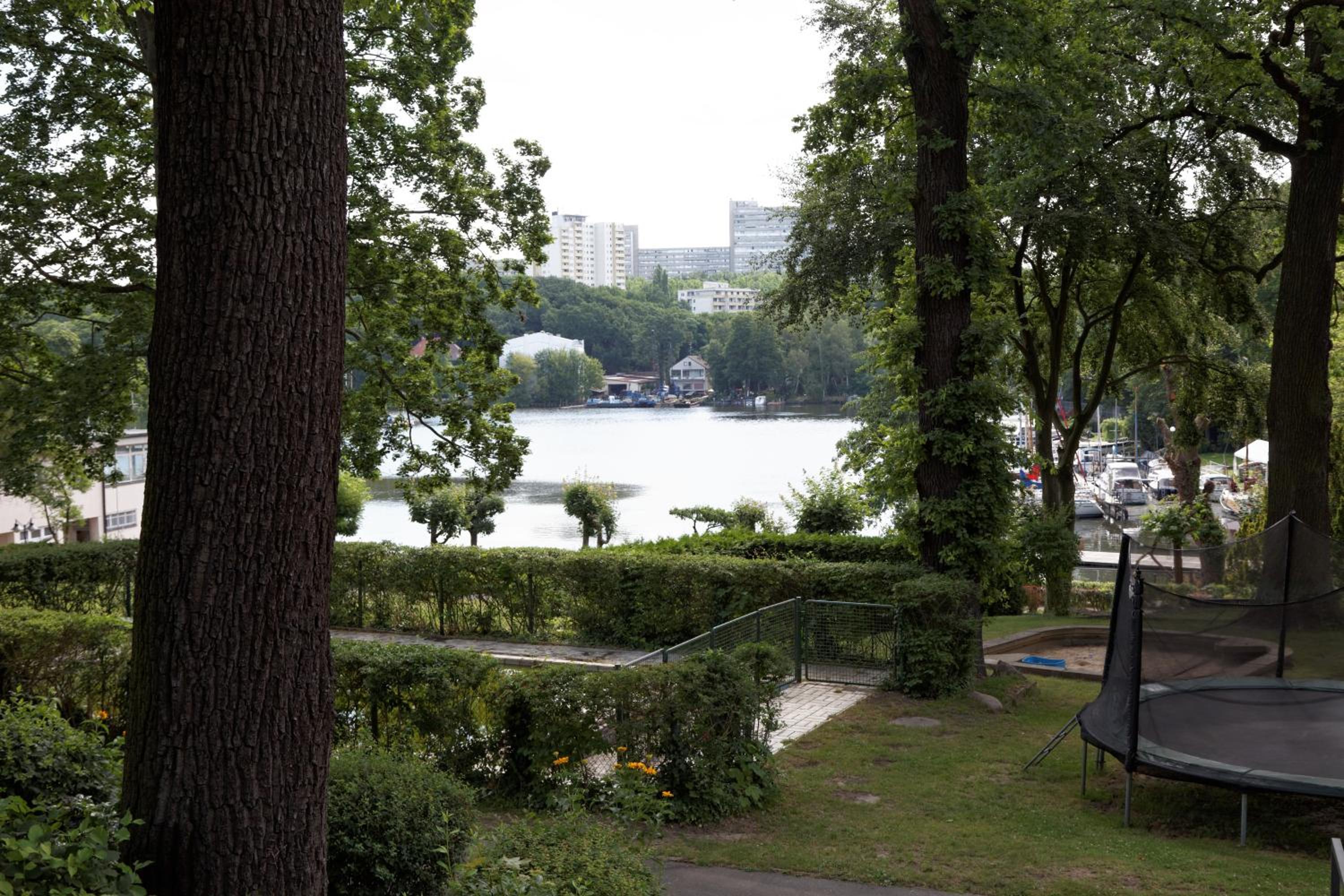 Apartment with Lake View photo 3