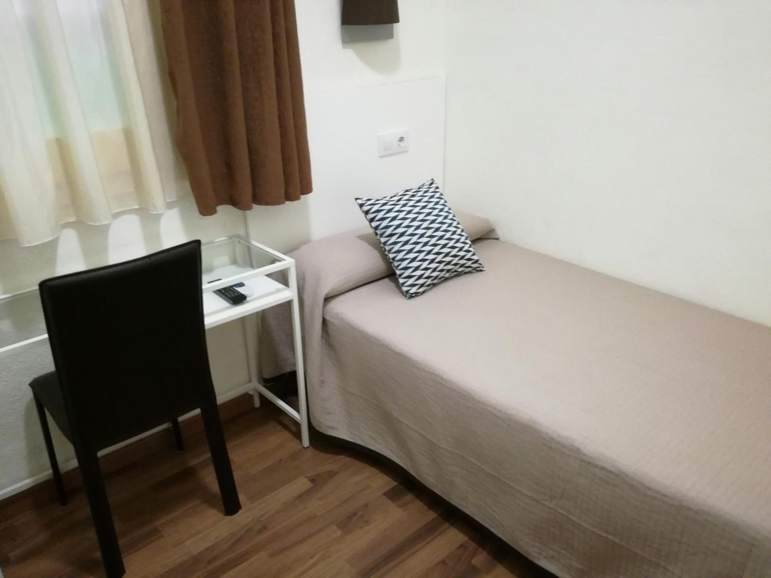 Single Room photo 2