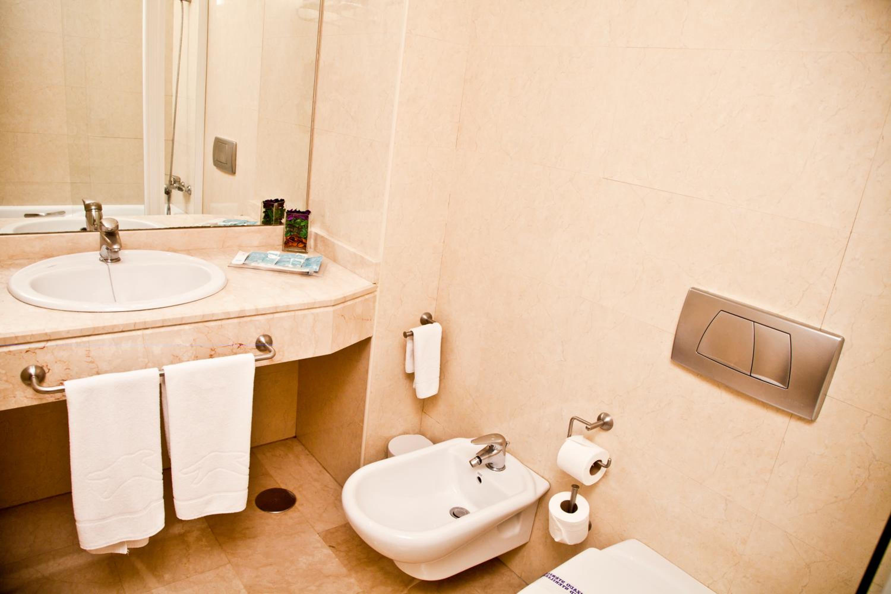 Triple Room (3 Adults) photo 3