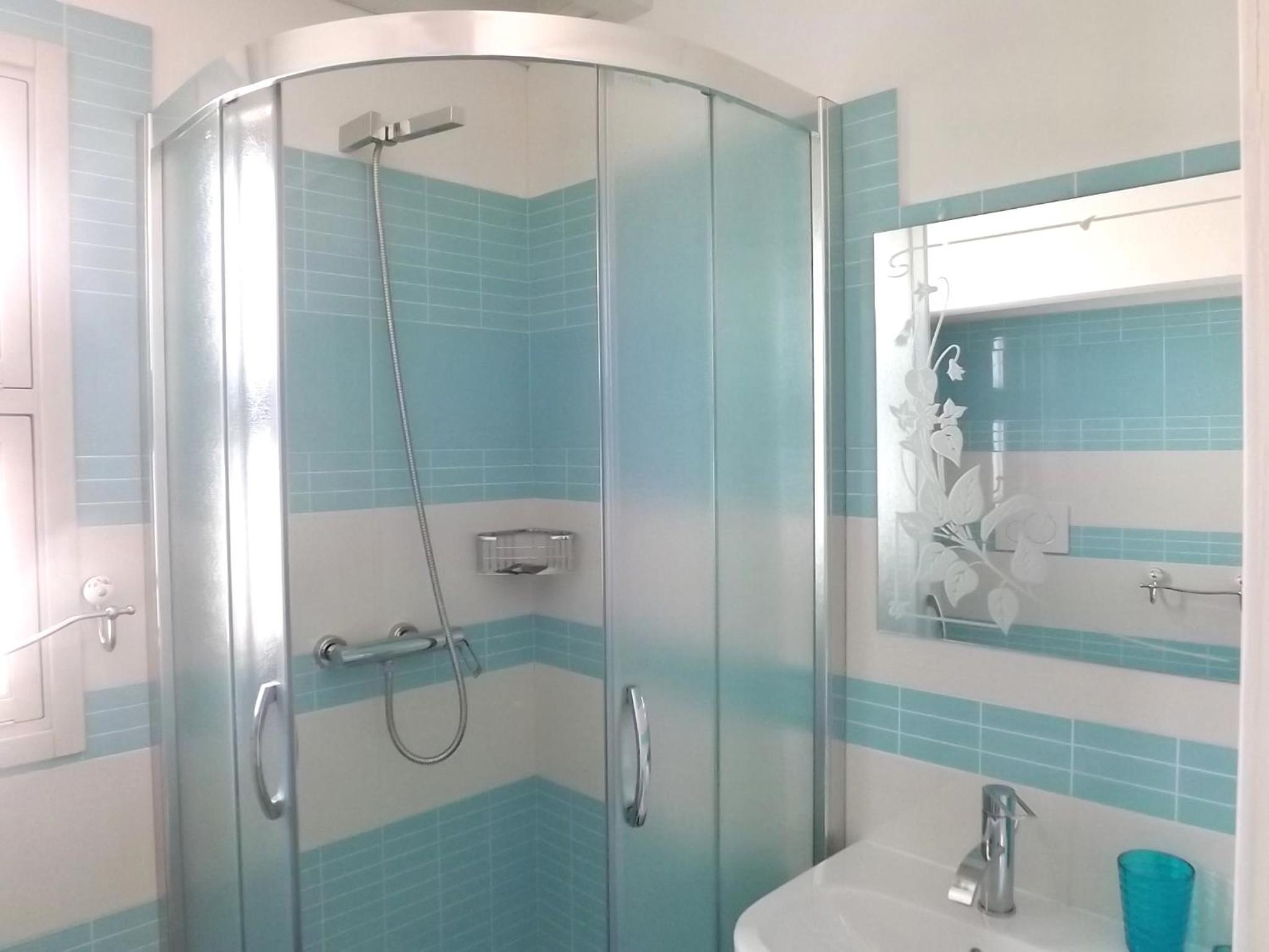 Double or Twin Room with Private Bathroom photo 3