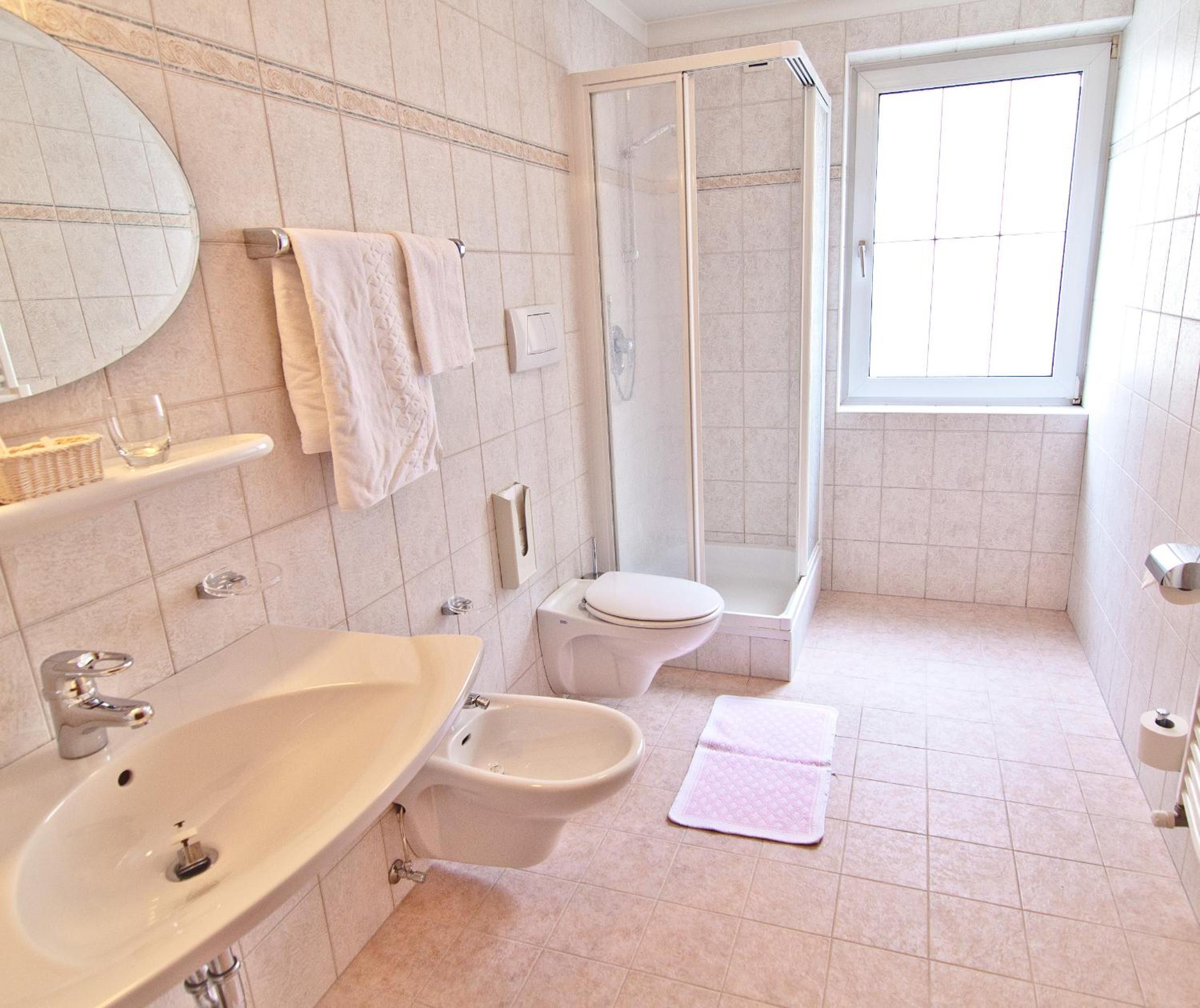 Double or Twin Room with Balcony photo 2