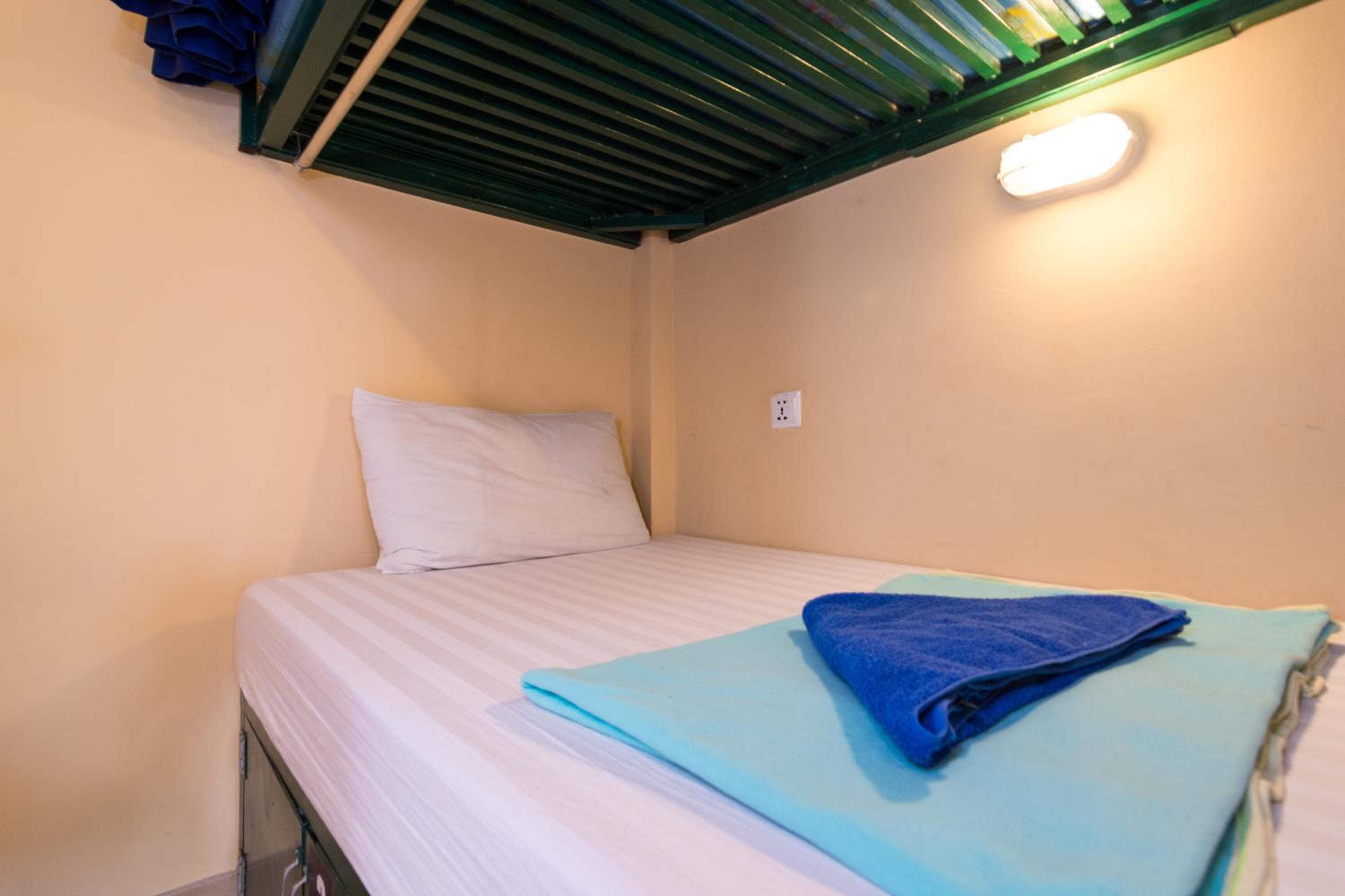 Bed in 8-Bed Mixed Dormitory Room photo 1