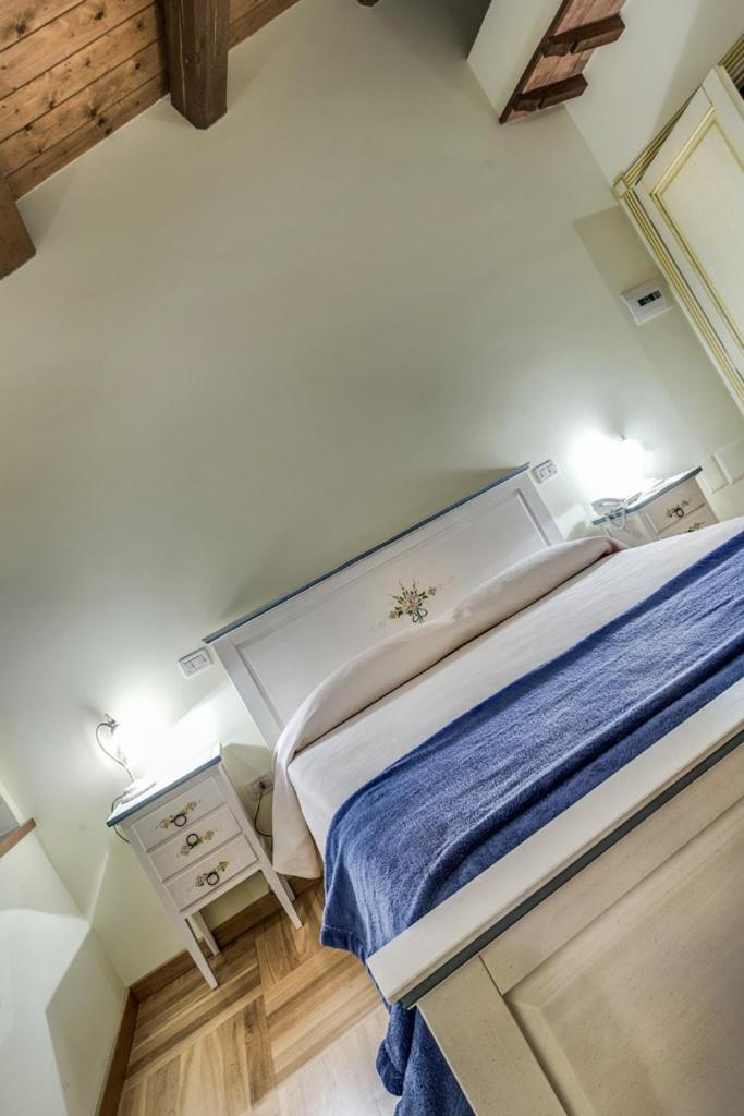 Deluxe Double Room with Shower photo 3