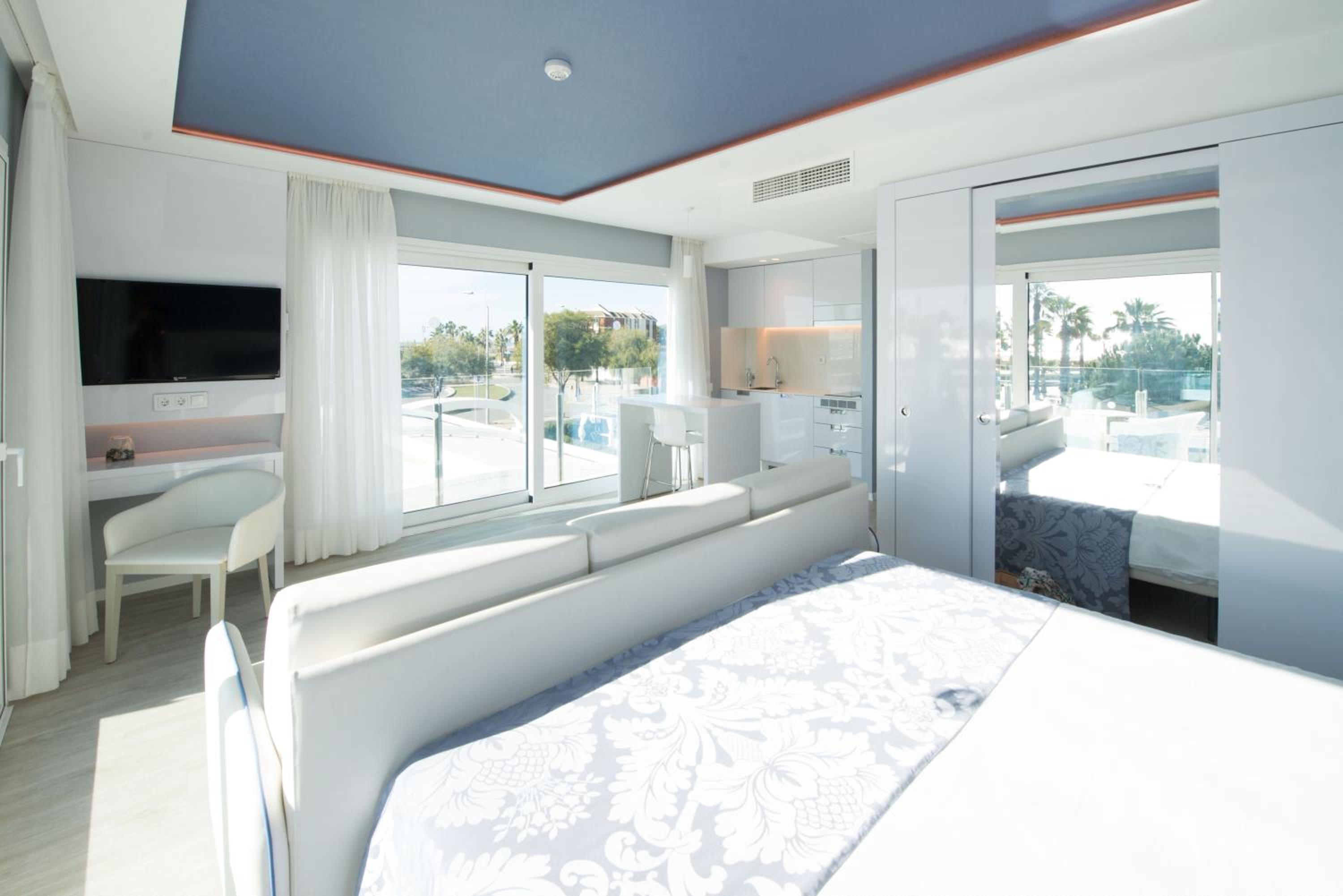 Estudio con vista al mar (2 adultos)