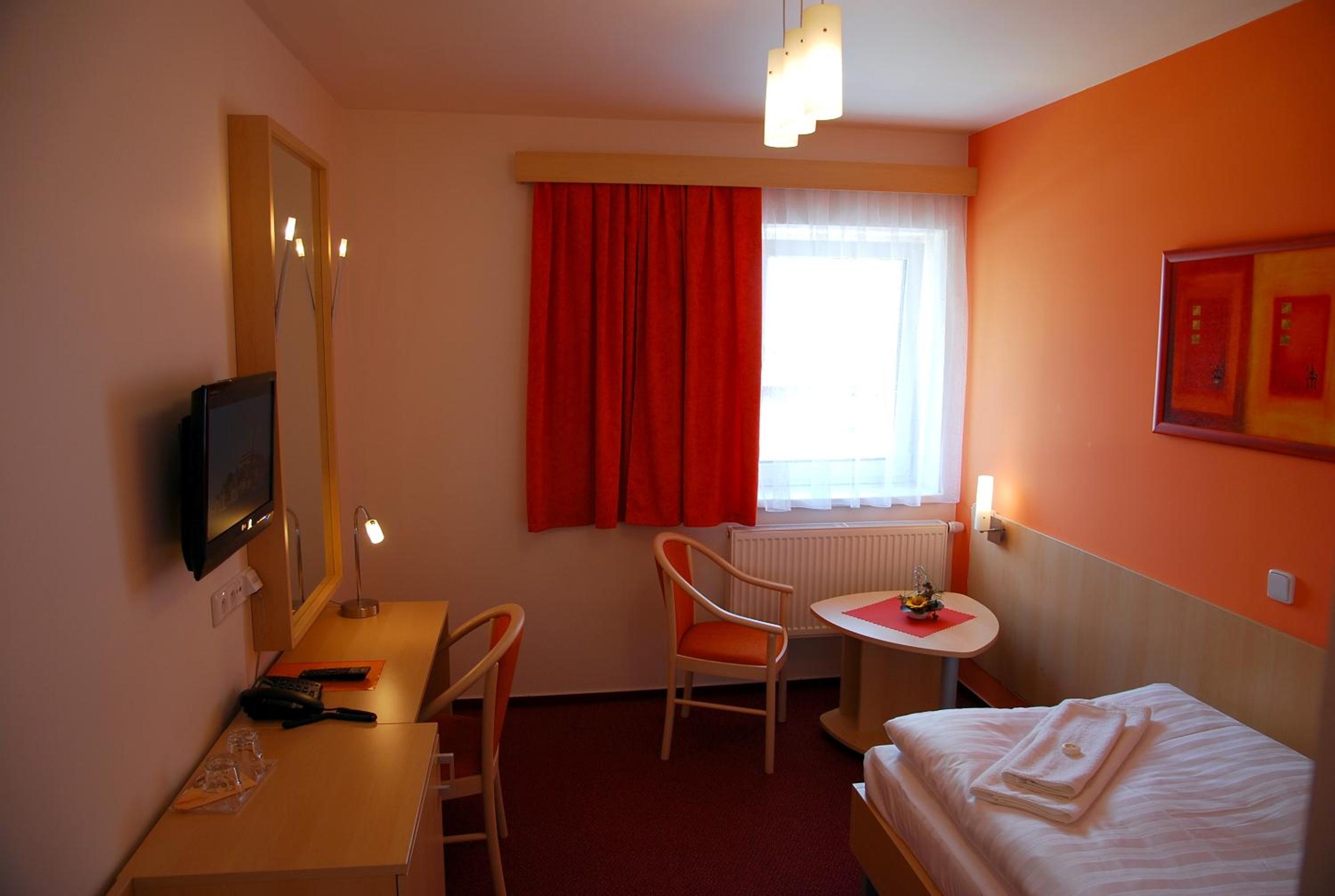 Single Room photo 1