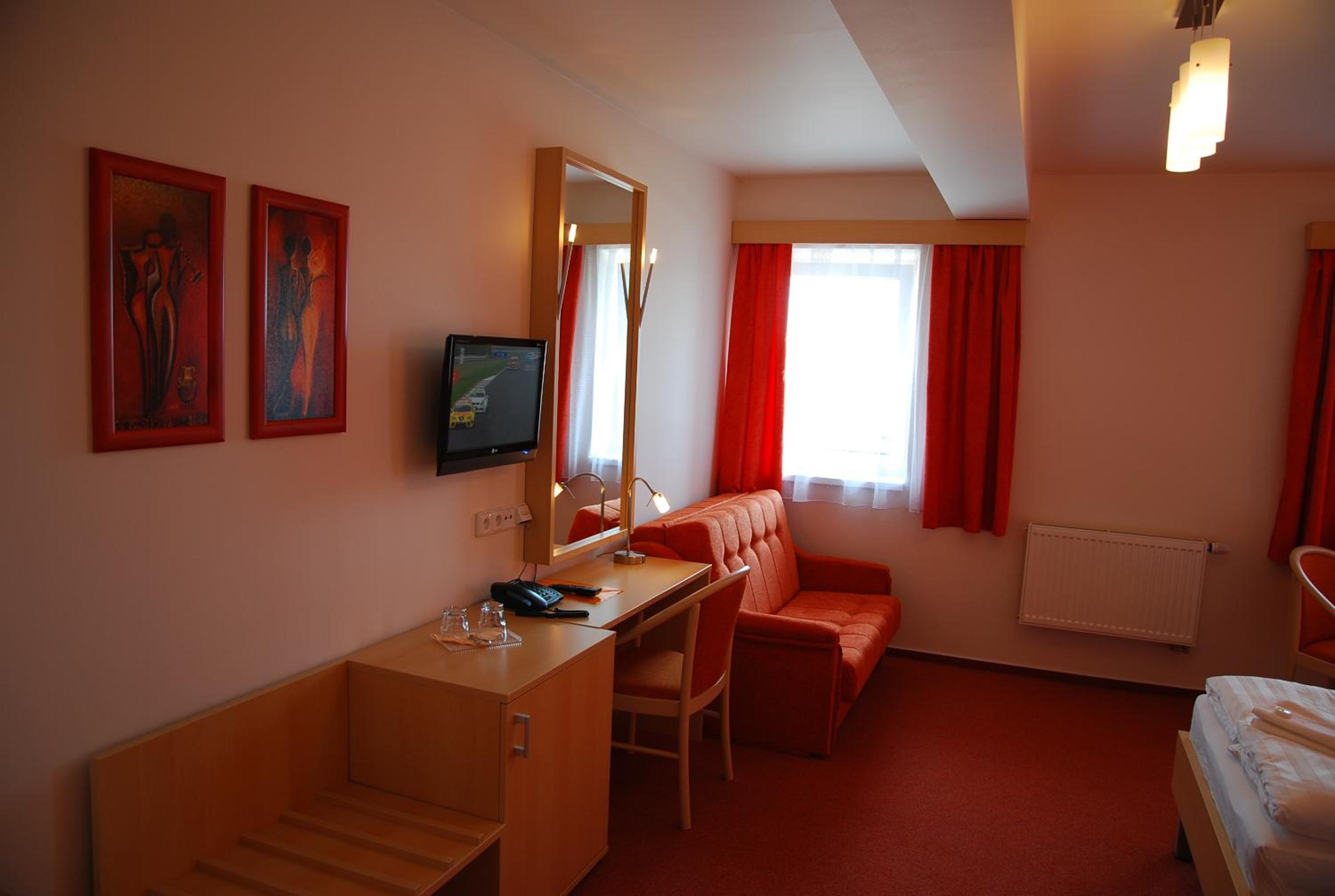 Single Room photo 2