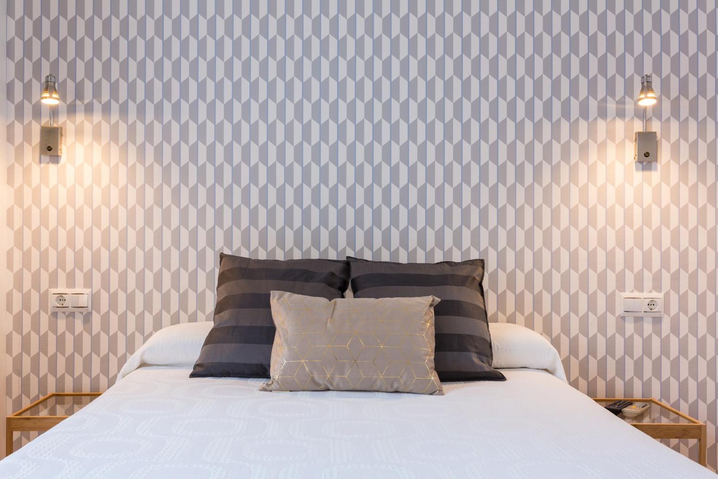 Double Room - Photo 2
