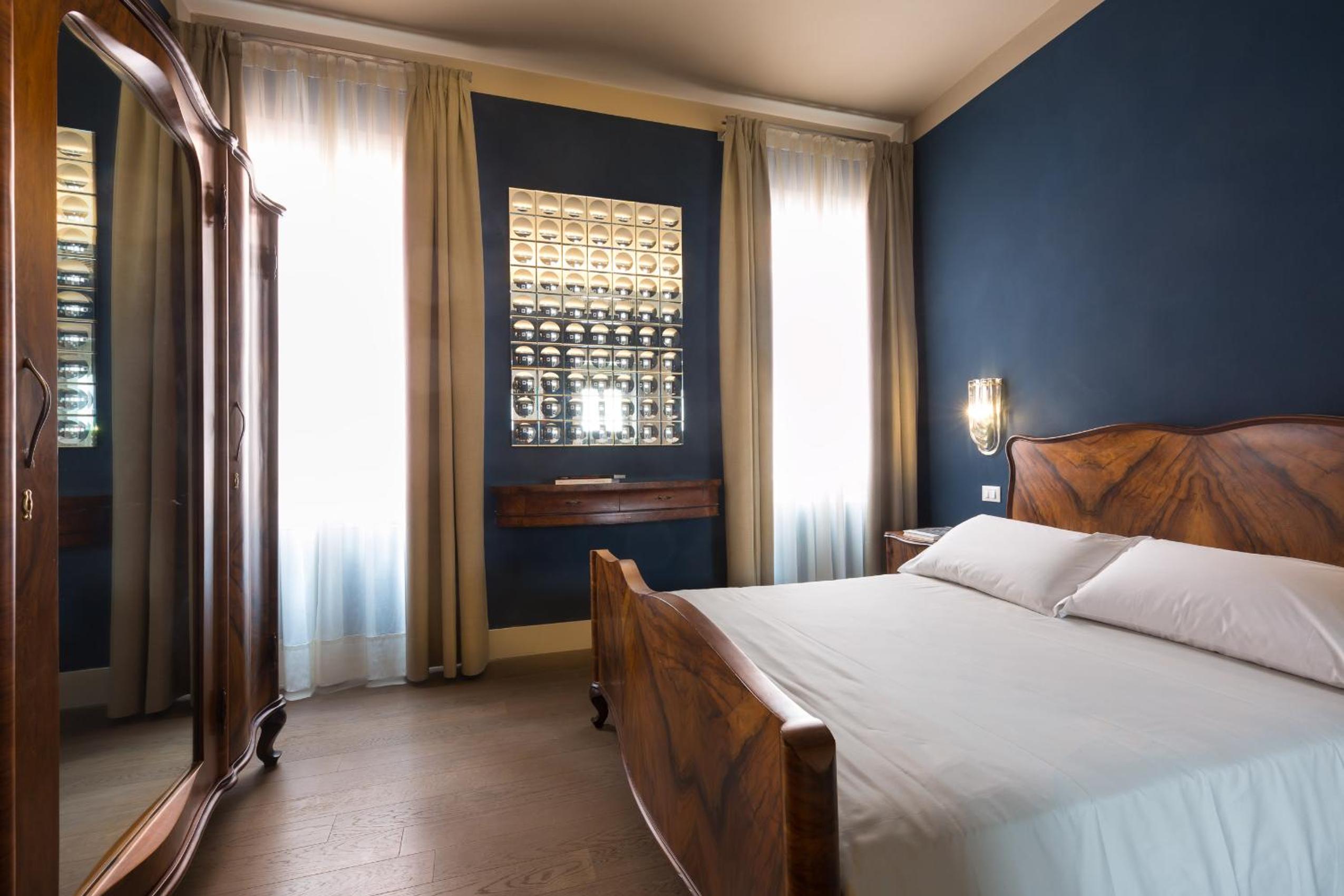 Classic Double Room - Separate Building thumbnail 5