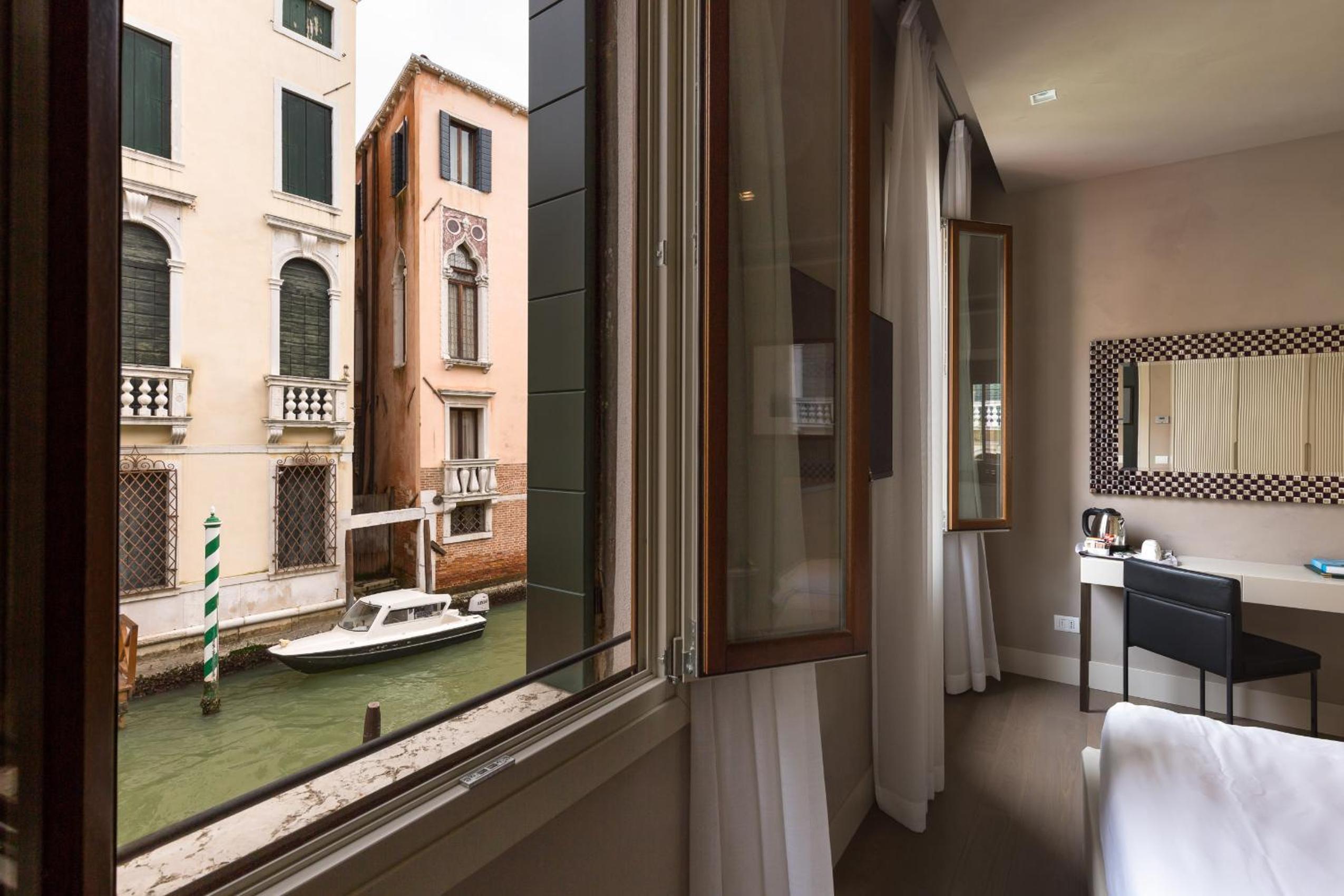Double Room with Canal View  - Separate Building thumbnail 6