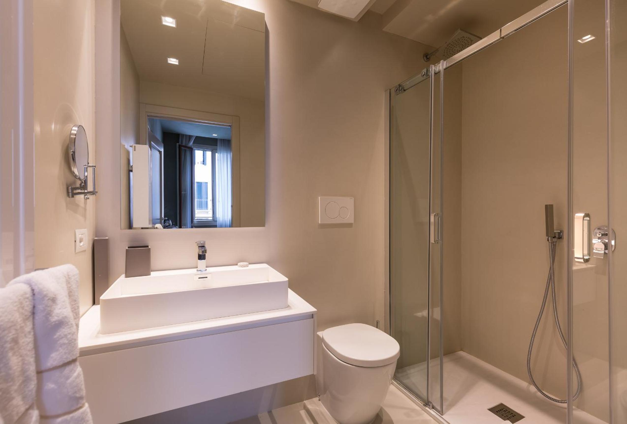 Double Room with Canal View  - Separate Building thumbnail 6