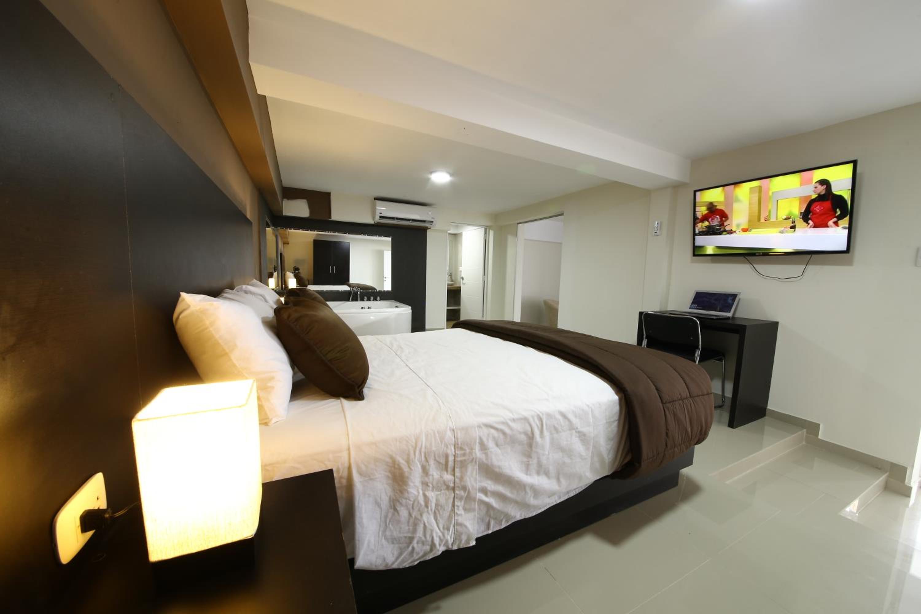 Deluxe Suite photo 3