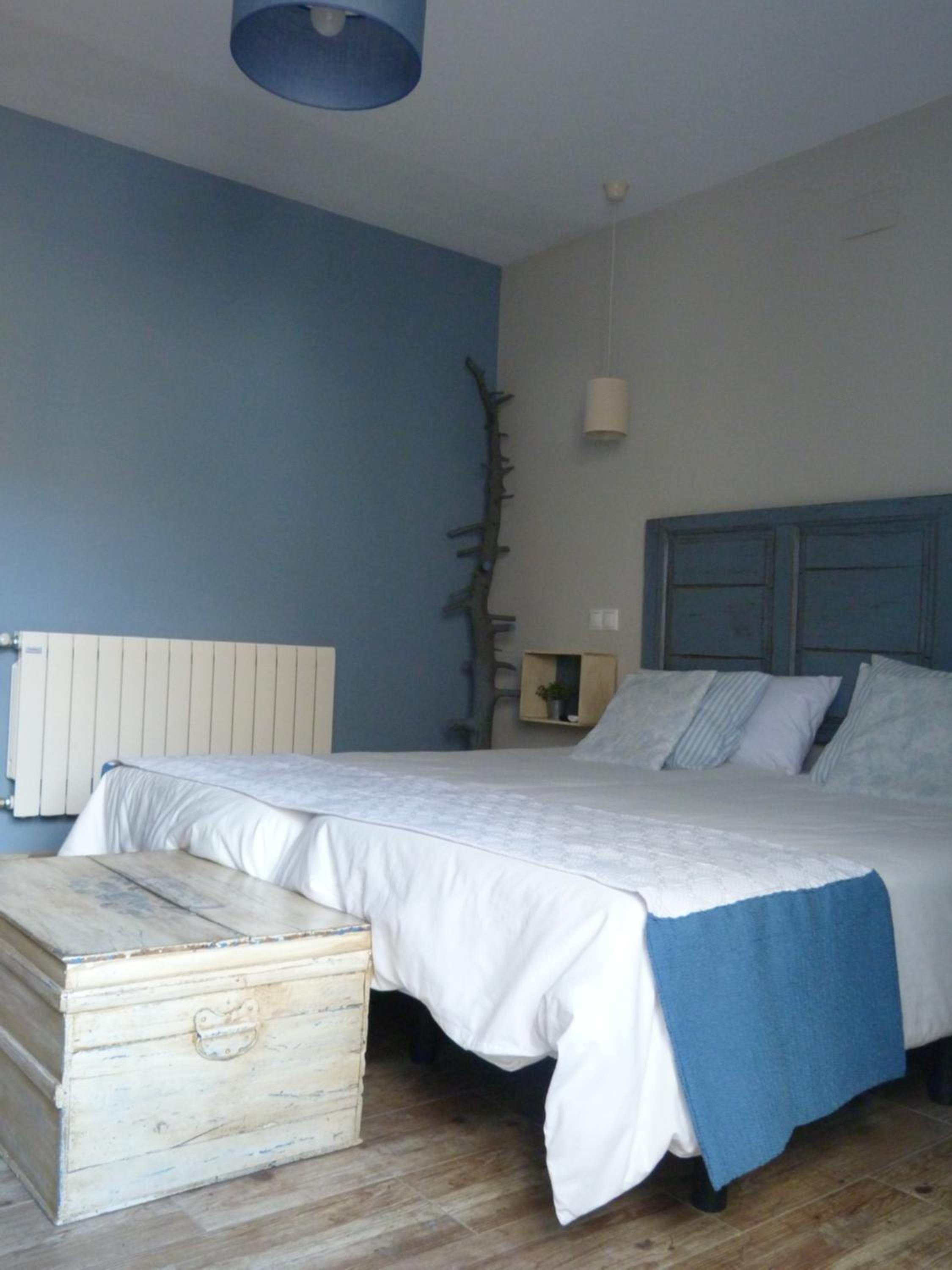 Twin Room - Photo 12