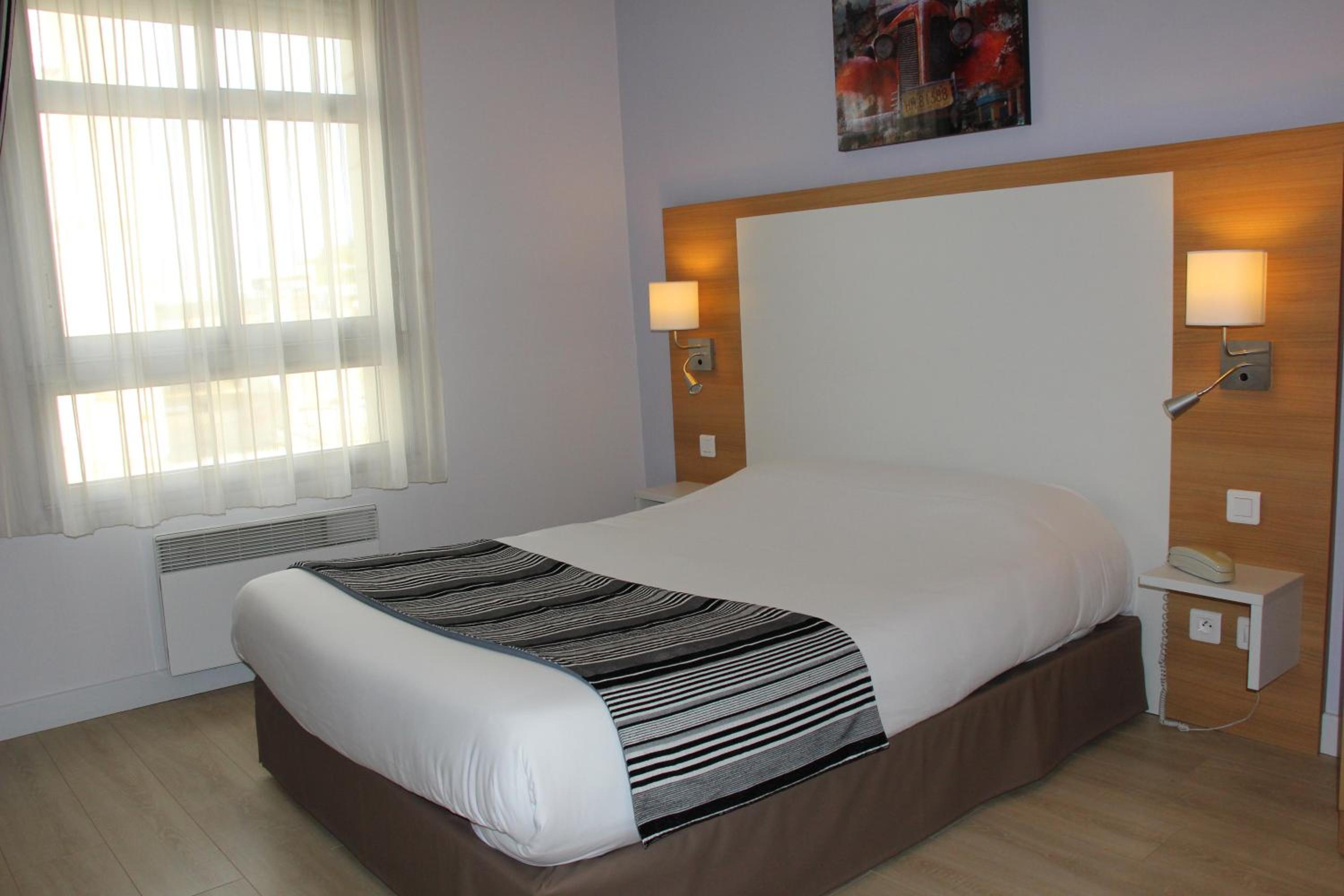 Standard Double Room - Photo 4