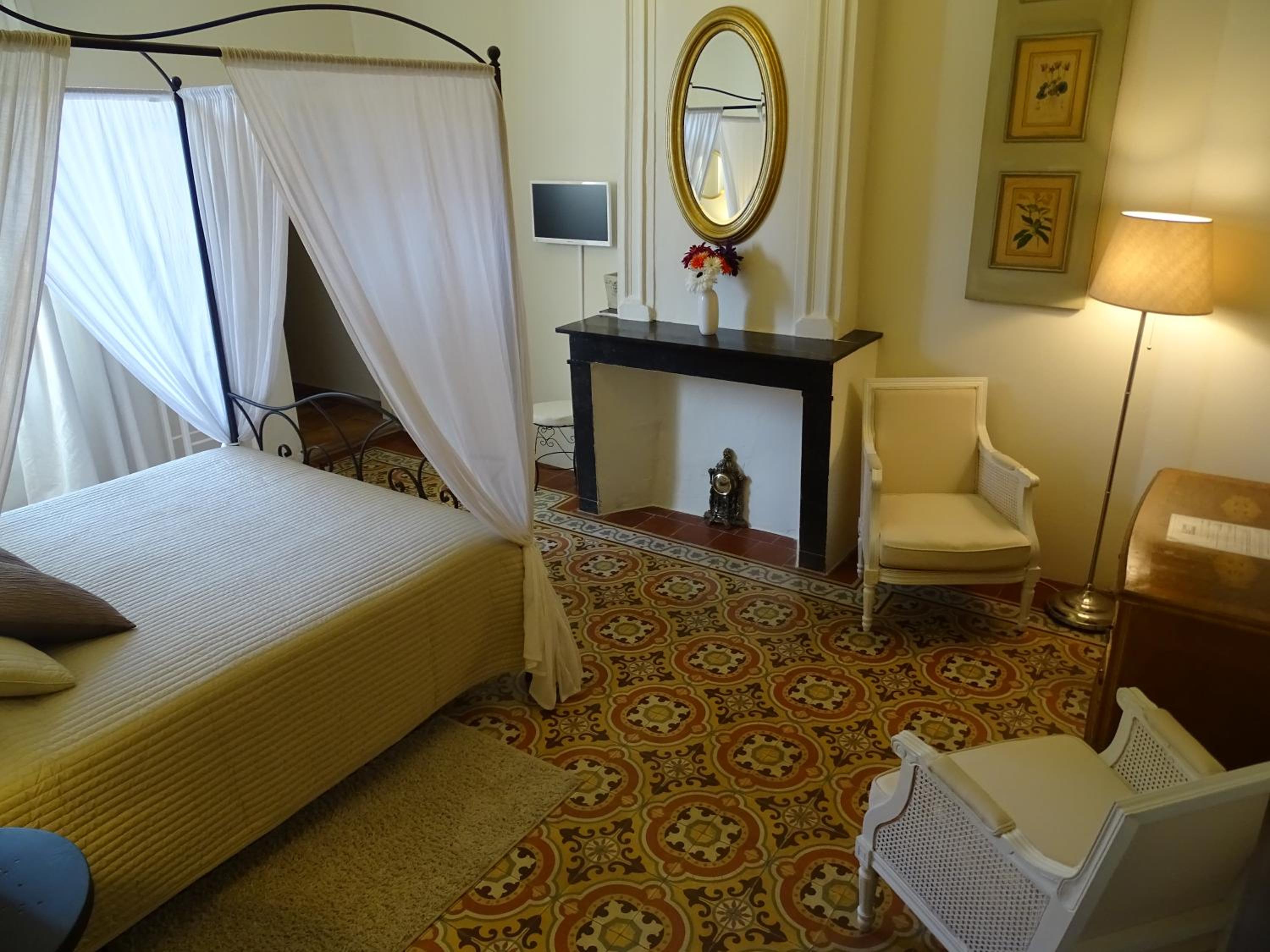 Double Room with Garden View - Photo 2