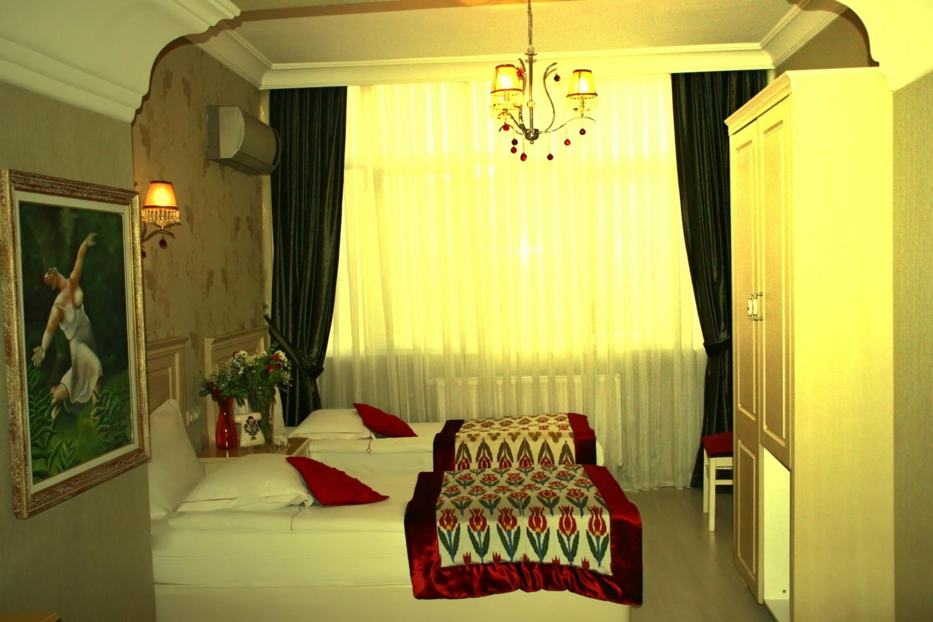 Quadruple Room with Bathroom photo 2