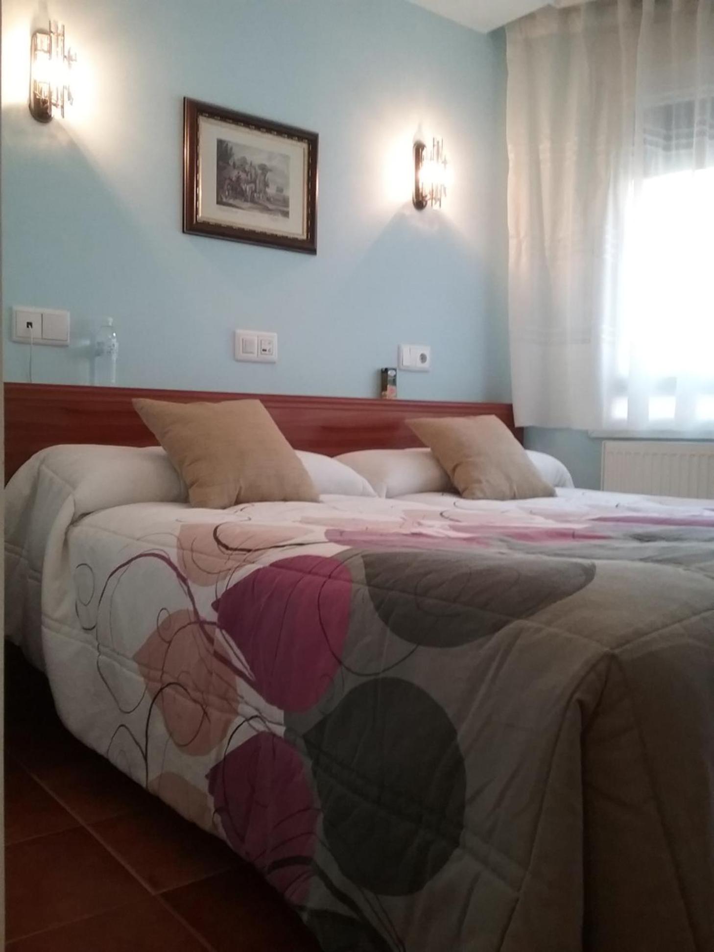 Double Room - Photo 16