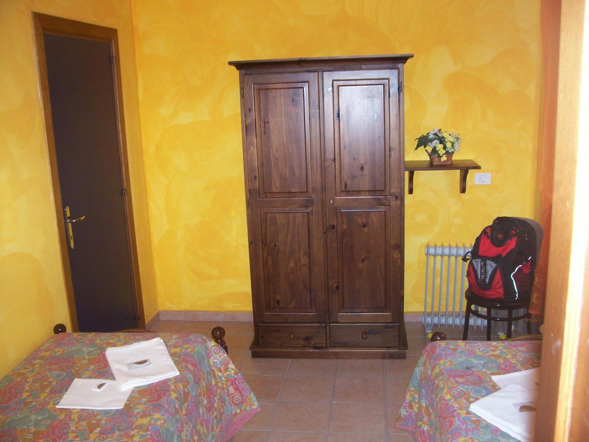 Twin Room with Shared Bathroom photo 1