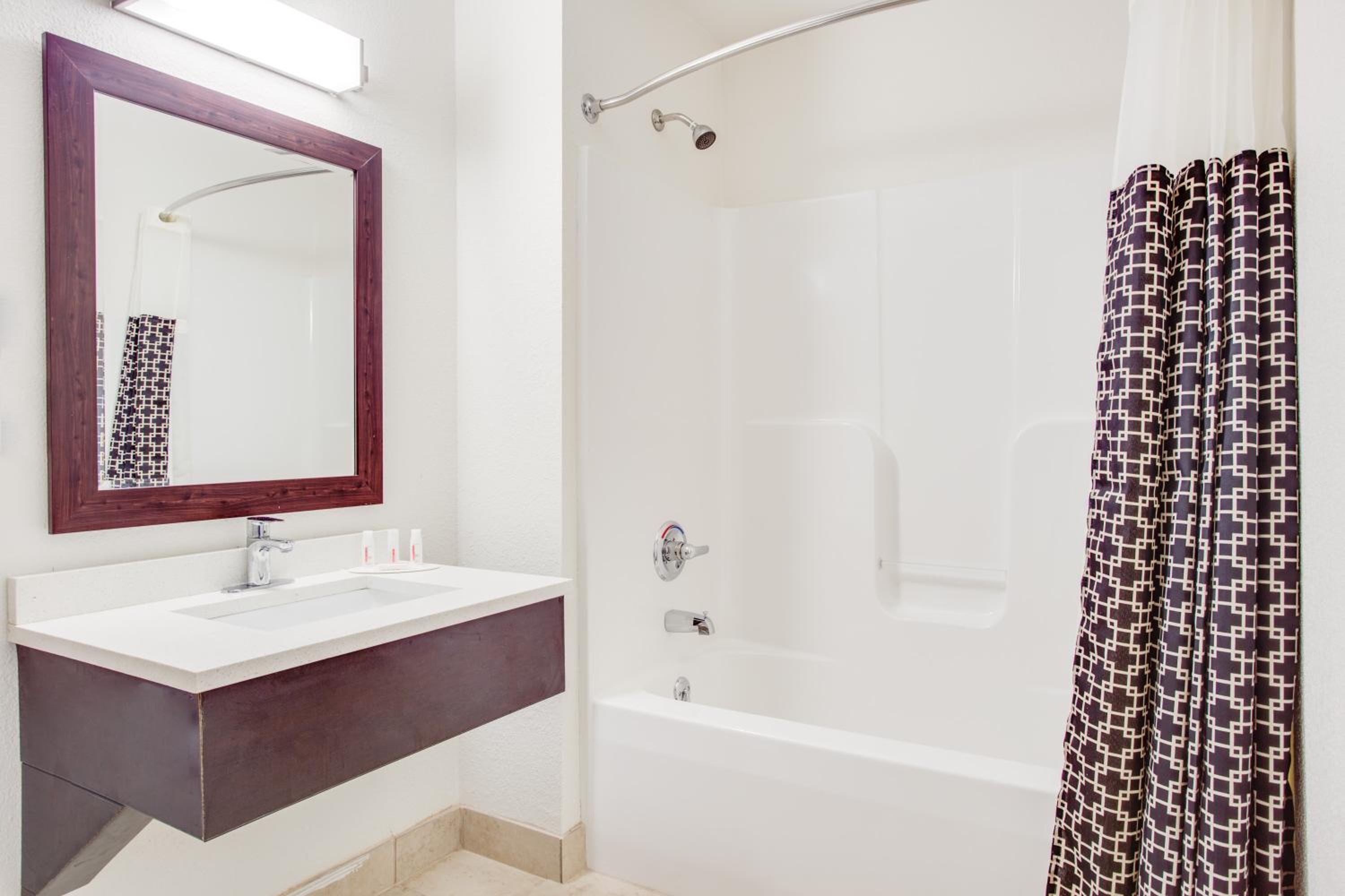 King Room - Mobility Access/Non-Smoking - Photo 3