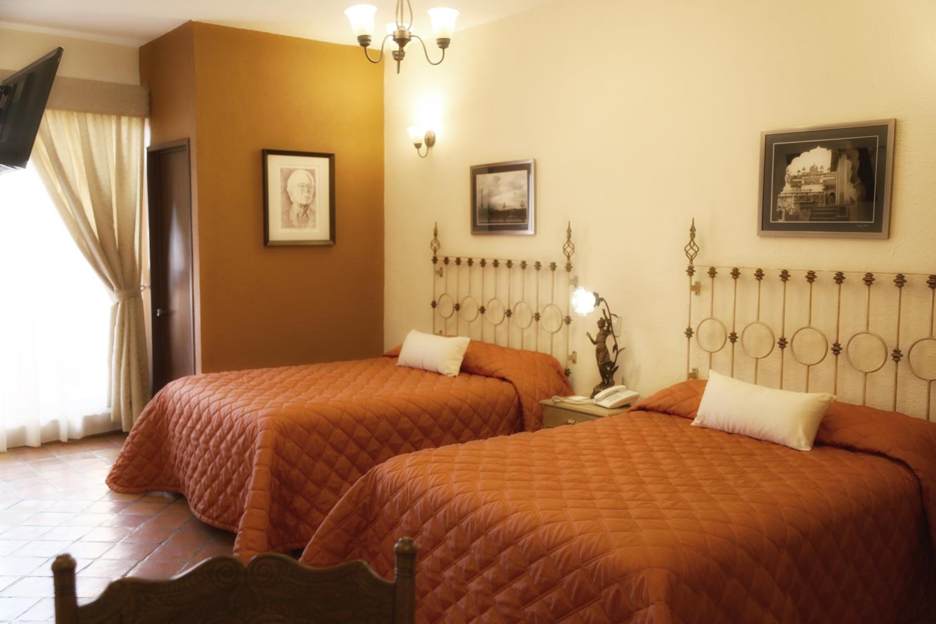 Double Room with Two Double Beds - Photo 23