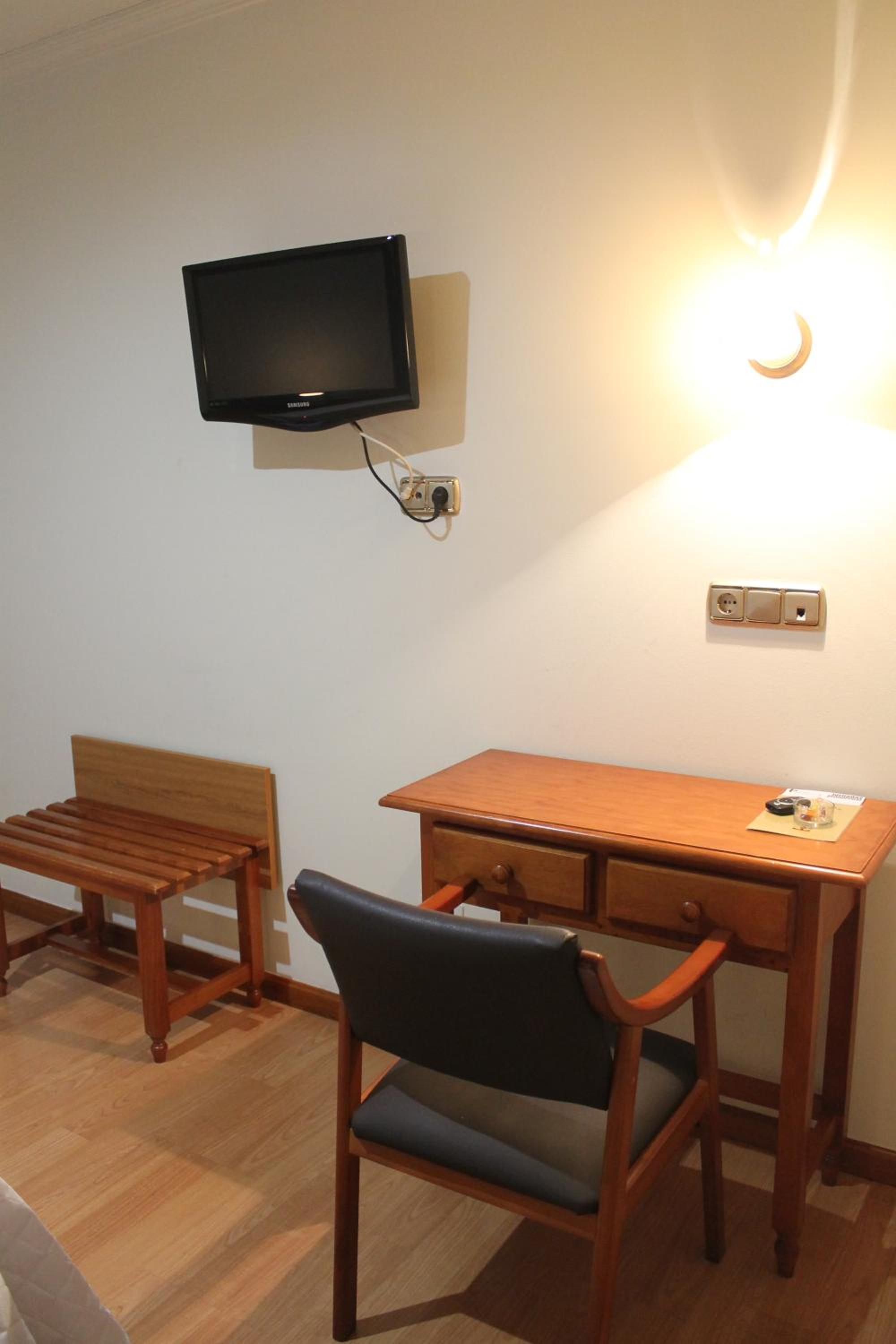 Double or Twin Room photo 3