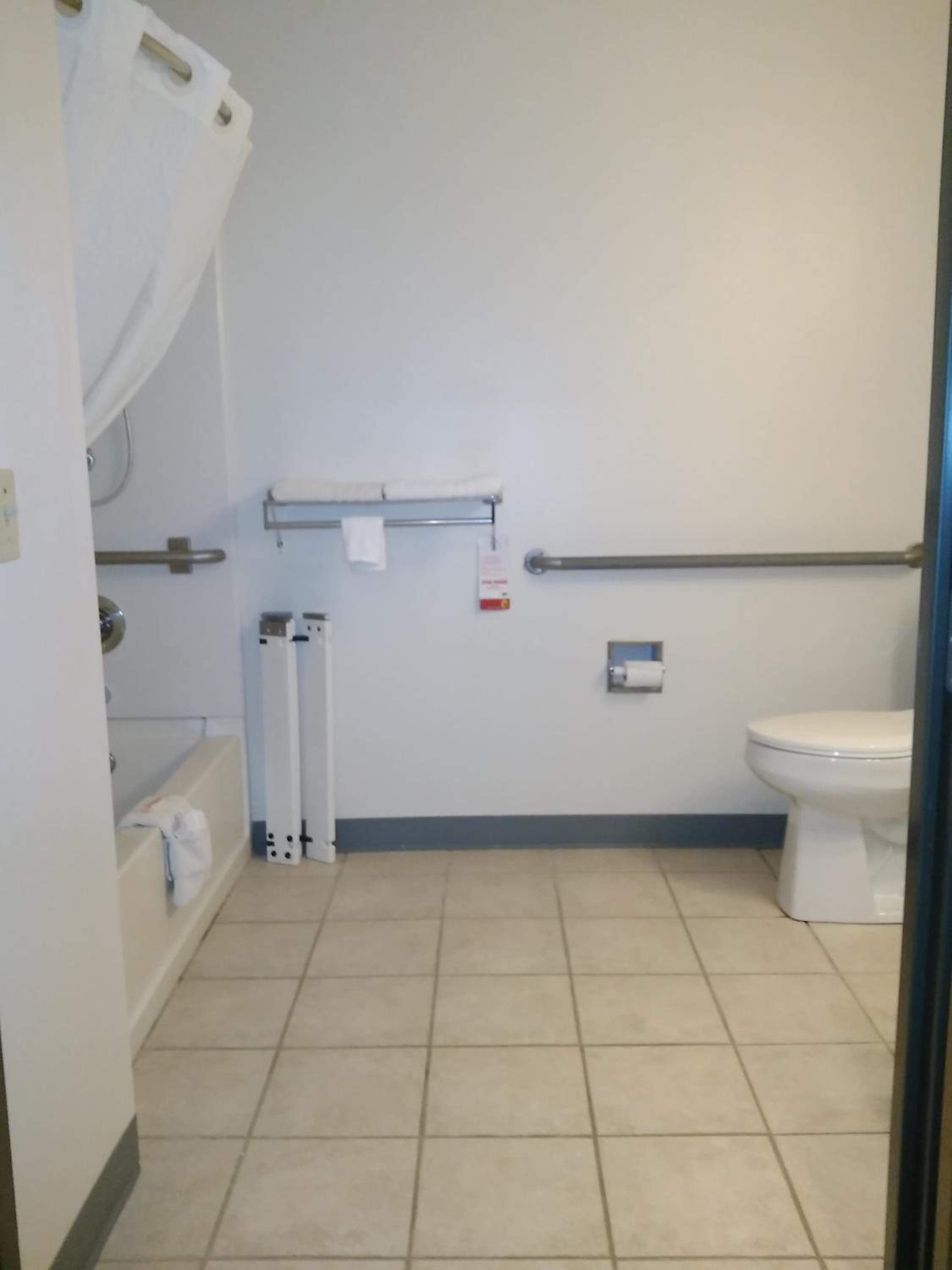 King Room - Mobility Access/Non-Smoking - Photo 3