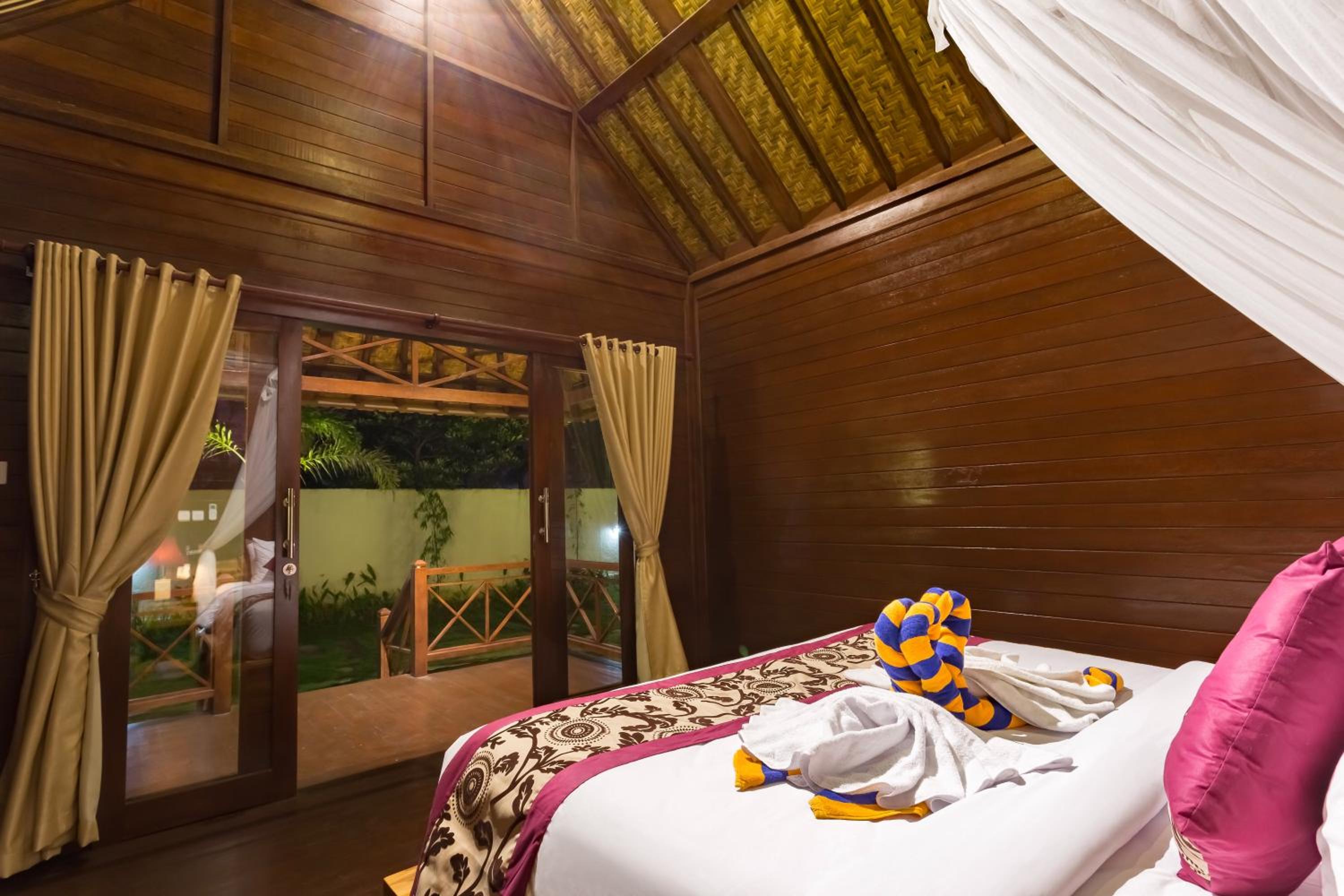 One-Bedroom Bungalow - Photo 3