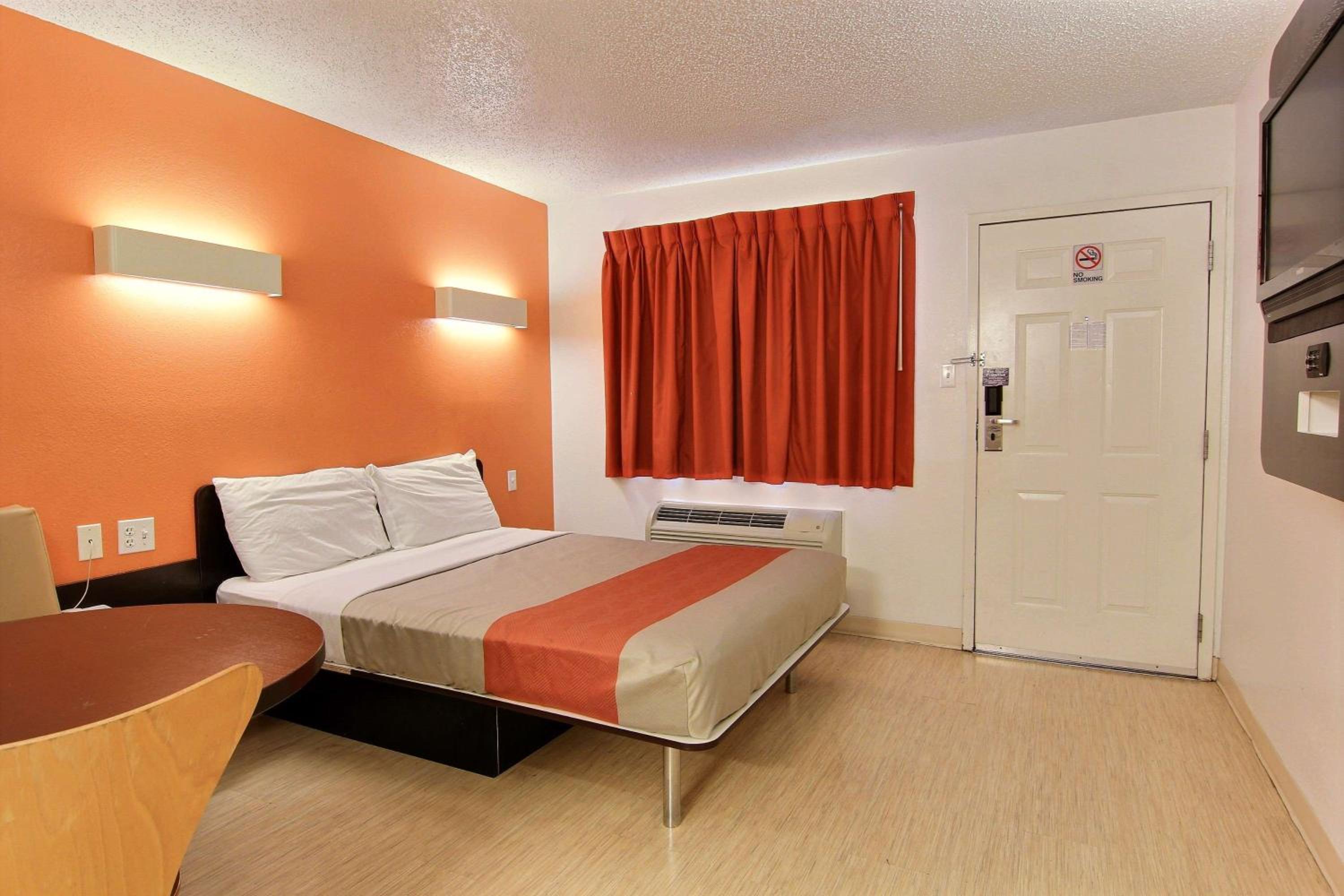 1 Queen Bed | — the supplier's photographs — photo 4