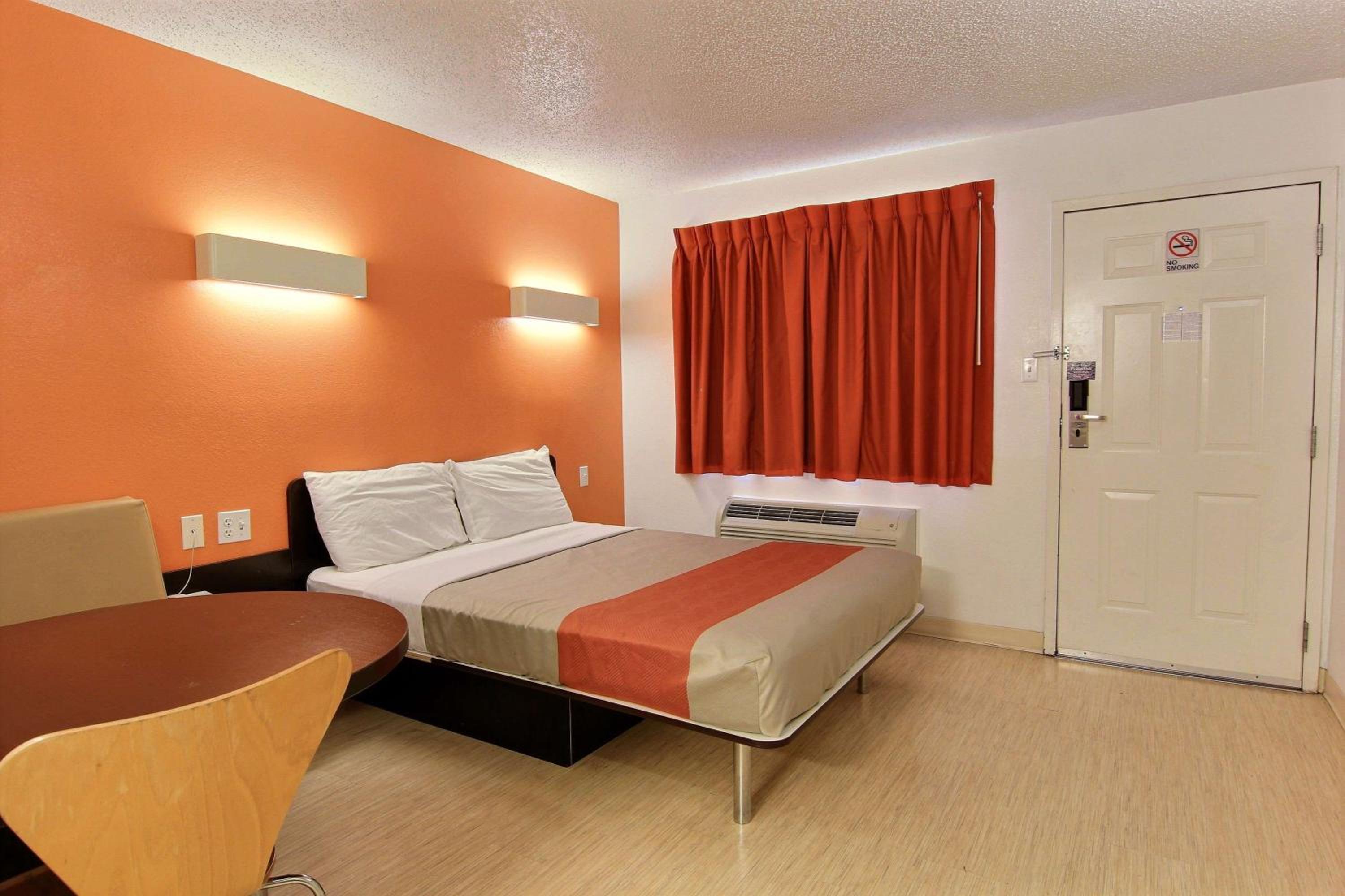 1 Queen Bed | — the supplier's photographs — photo 5