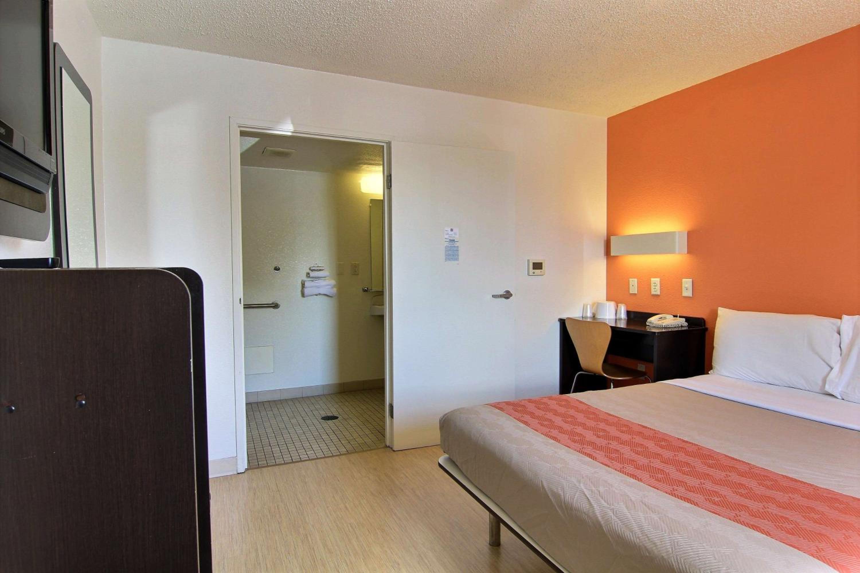 1 Queen Bed | — the supplier's photographs — photo 6