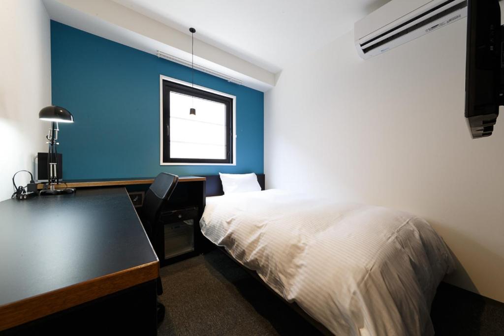 Single Room with Shower - Smoking