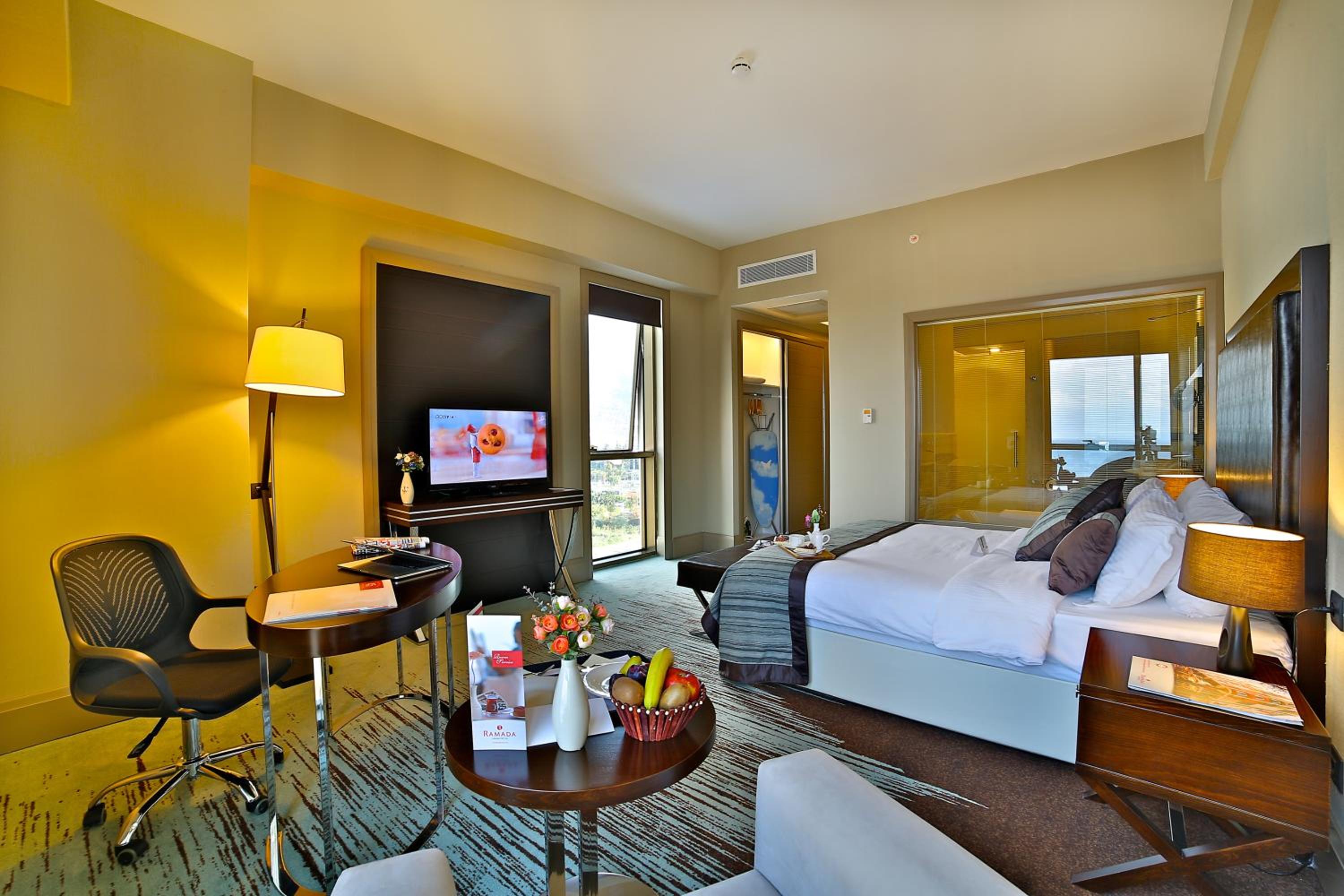 Standard King Room - Photo 1